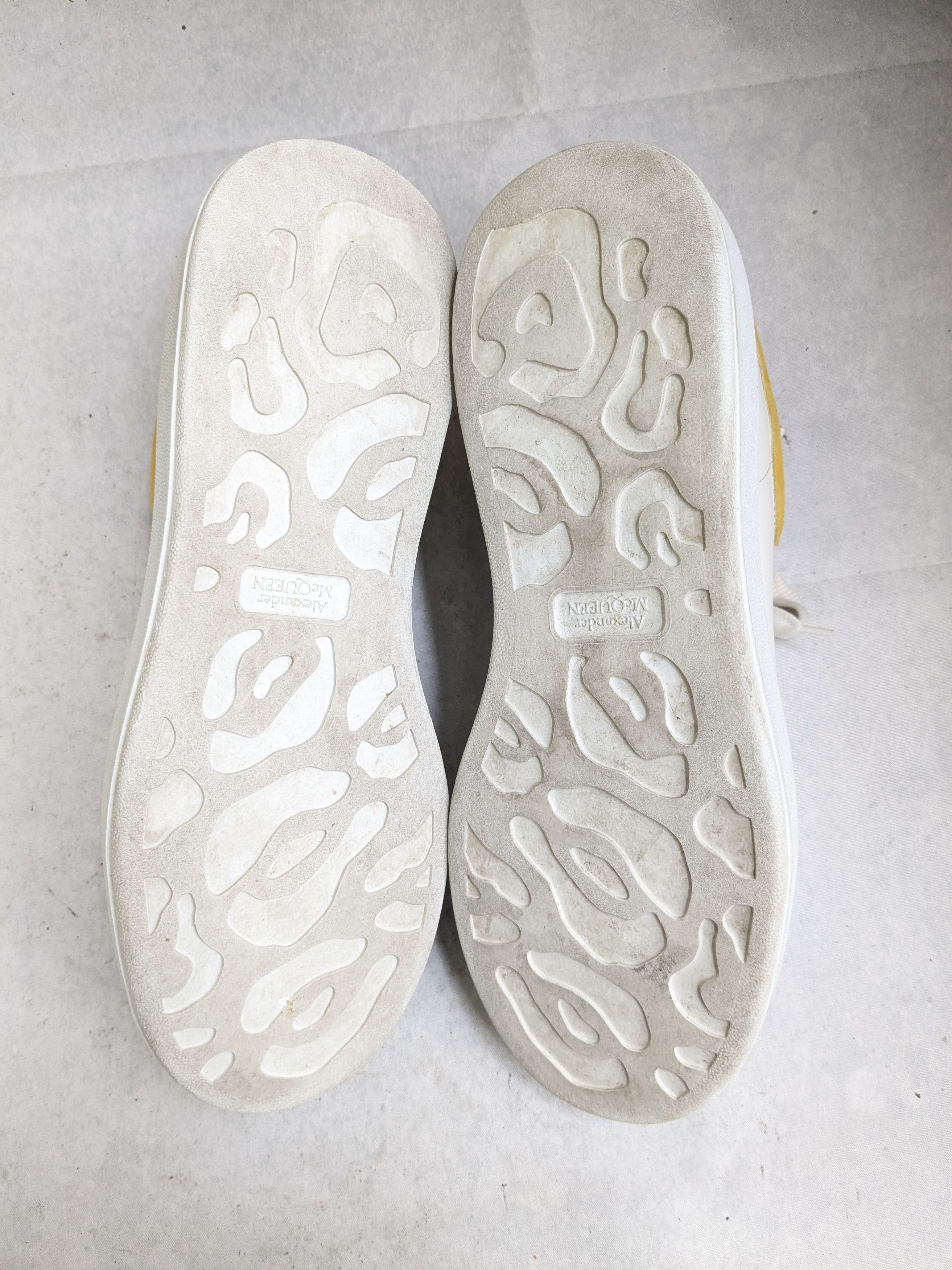 Alexander McQueen Alexander McQueen Oversized Larry Sneakers White Yellow 12 Size US 12 / EU 45 - 16 Thumbnail