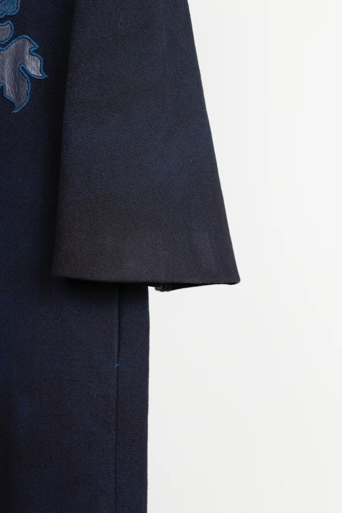 Shanghai Tang Shanghai Tang Navy Embroidered Leather-Applique Coat Size XS / US 0-2 / IT 36-38 - 5 Thumbnail