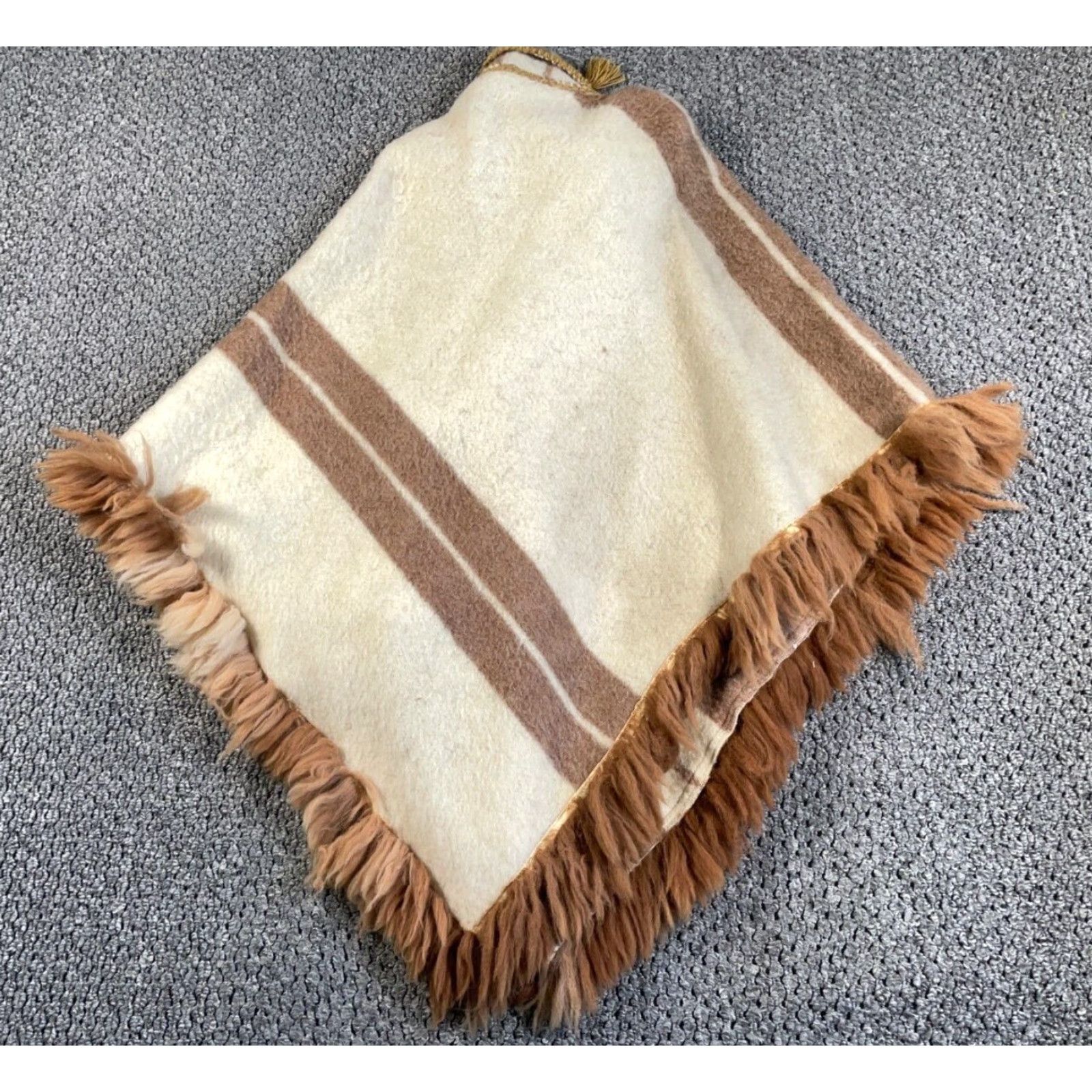 Vintage VINTAGE Alpaca Wool Fringe Poncho Cape Women's One Size Ivory Brown Bohemian Style Poncho Size ONE SIZE - 2 Thumbnail