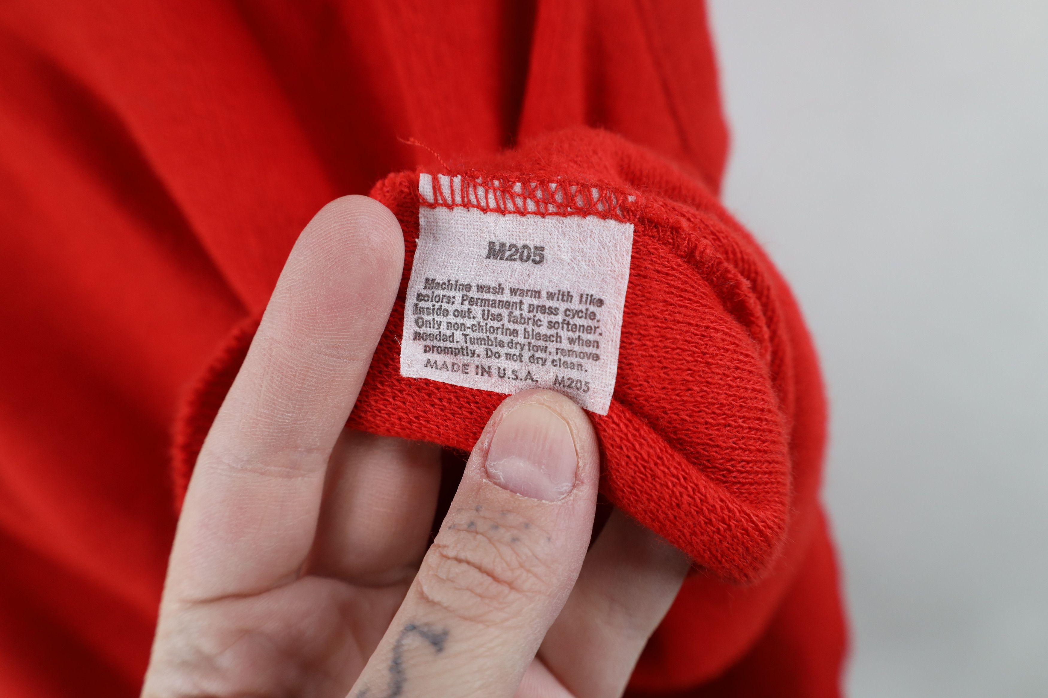 Vintage Vintage 70s Streetwear Knit V-Neck Sweater Vest Red USA Size US L / EU 52-54 / 3 - 7 Thumbnail