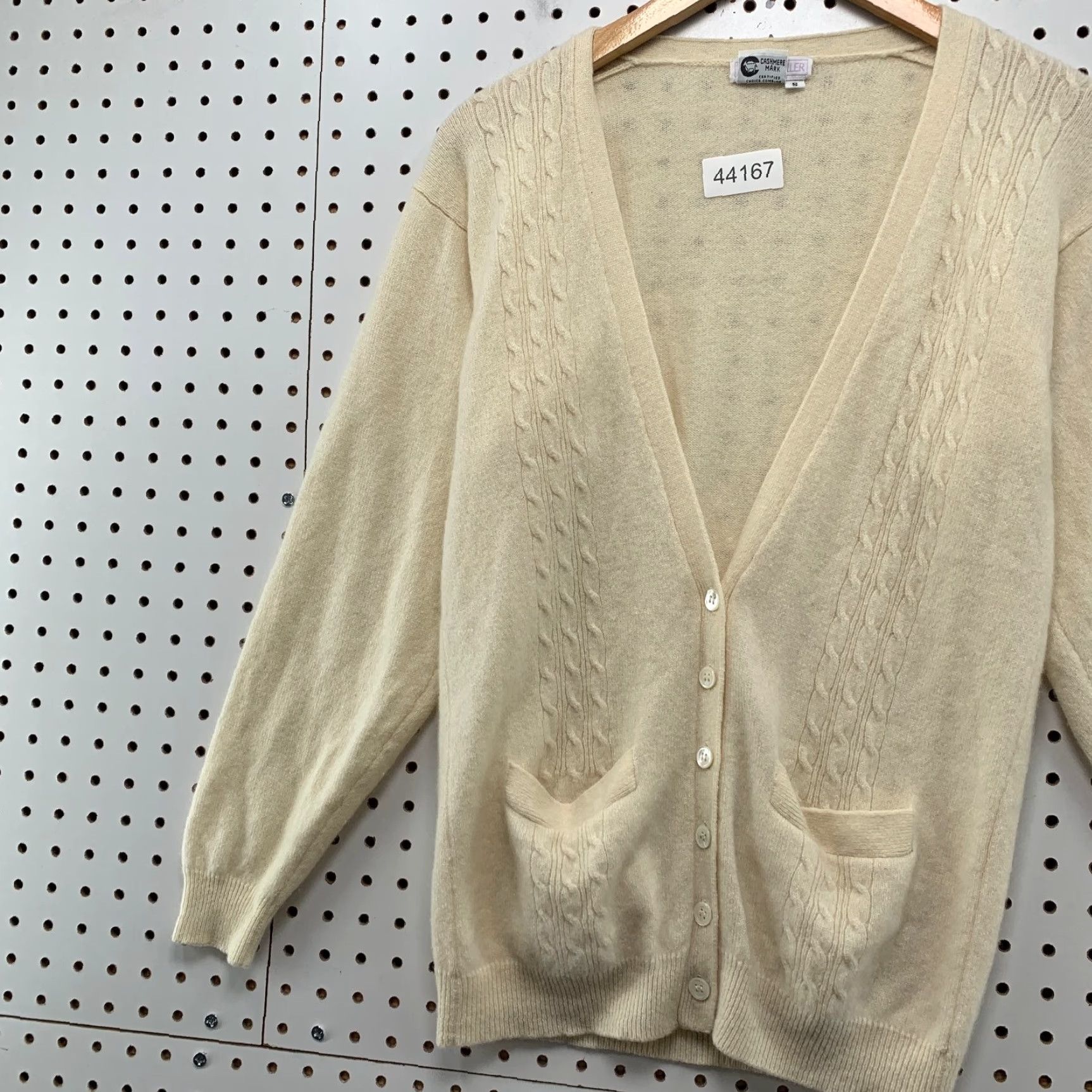 Vintage VINTAGE Bonwit Teller Cardigan Sweater Womens Small Beige 100% Cashmere Button V-Neck Knit Winter Fall Spring Womens Size S / US 4 / IT 40 - 2 Thumbnail