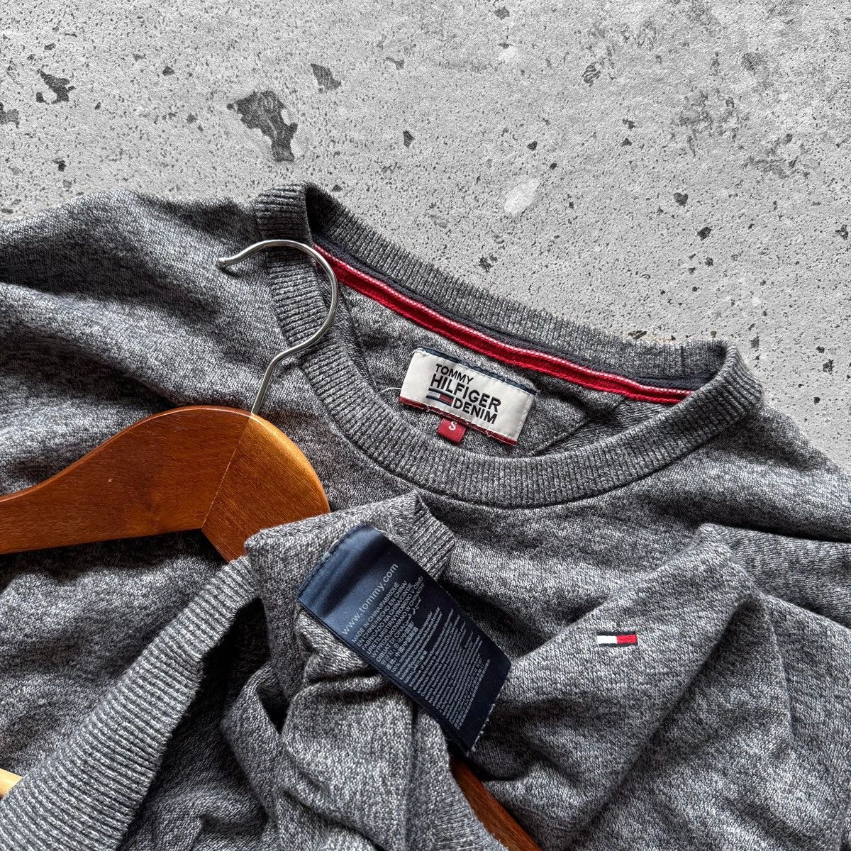 Designer × Tommy Hilfiger Tommy Hilfiger Denim Mens Long Sleeve Sweatshirt Small Logo Size US S / EU 44-46 / 1 - 4 Thumbnail