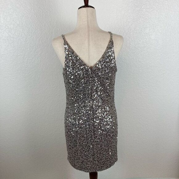 Dress the Population Dress The Population Tatum metallic sequin bodycon mini Size L / US 10 / IT 46 - 8 Thumbnail