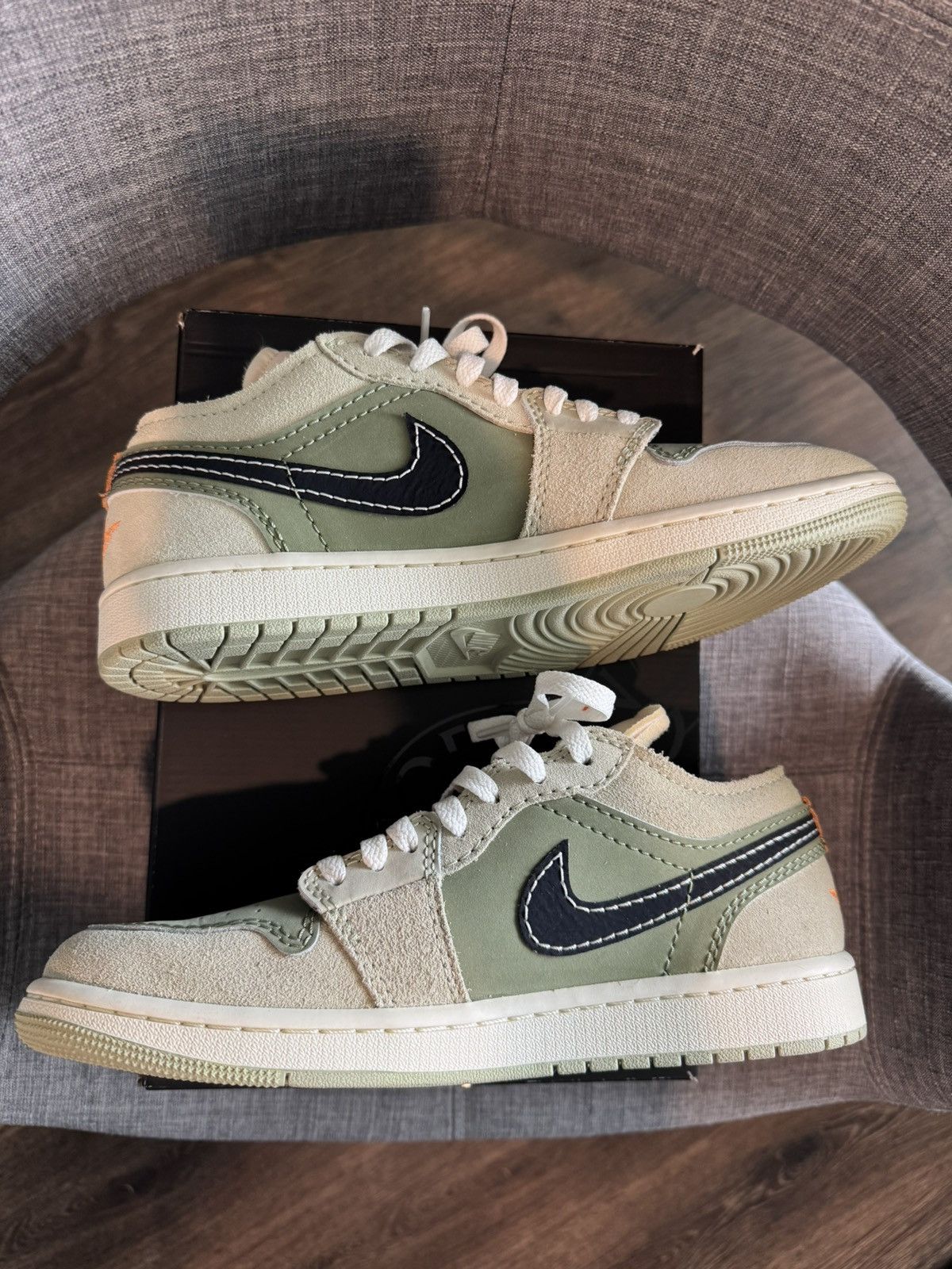 Jordan Brand Air Jordan 1 Low SE Craft Size US 9 / EU 42 - 3 Thumbnail