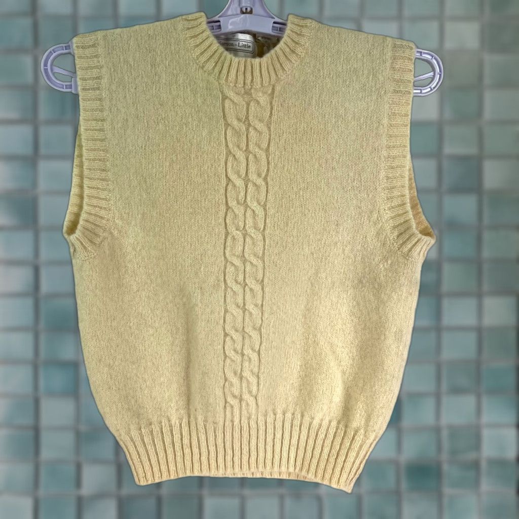 JW Anderson VINTAGE Anderson Little Vest Sweater Sleeveless Cable-Knit 100% Wool Ivory PM Petite Women Medium Ivory 90s City Classic Women’s Vest Size M / US 6-8 / IT 42-44 - 1 Thumbnail