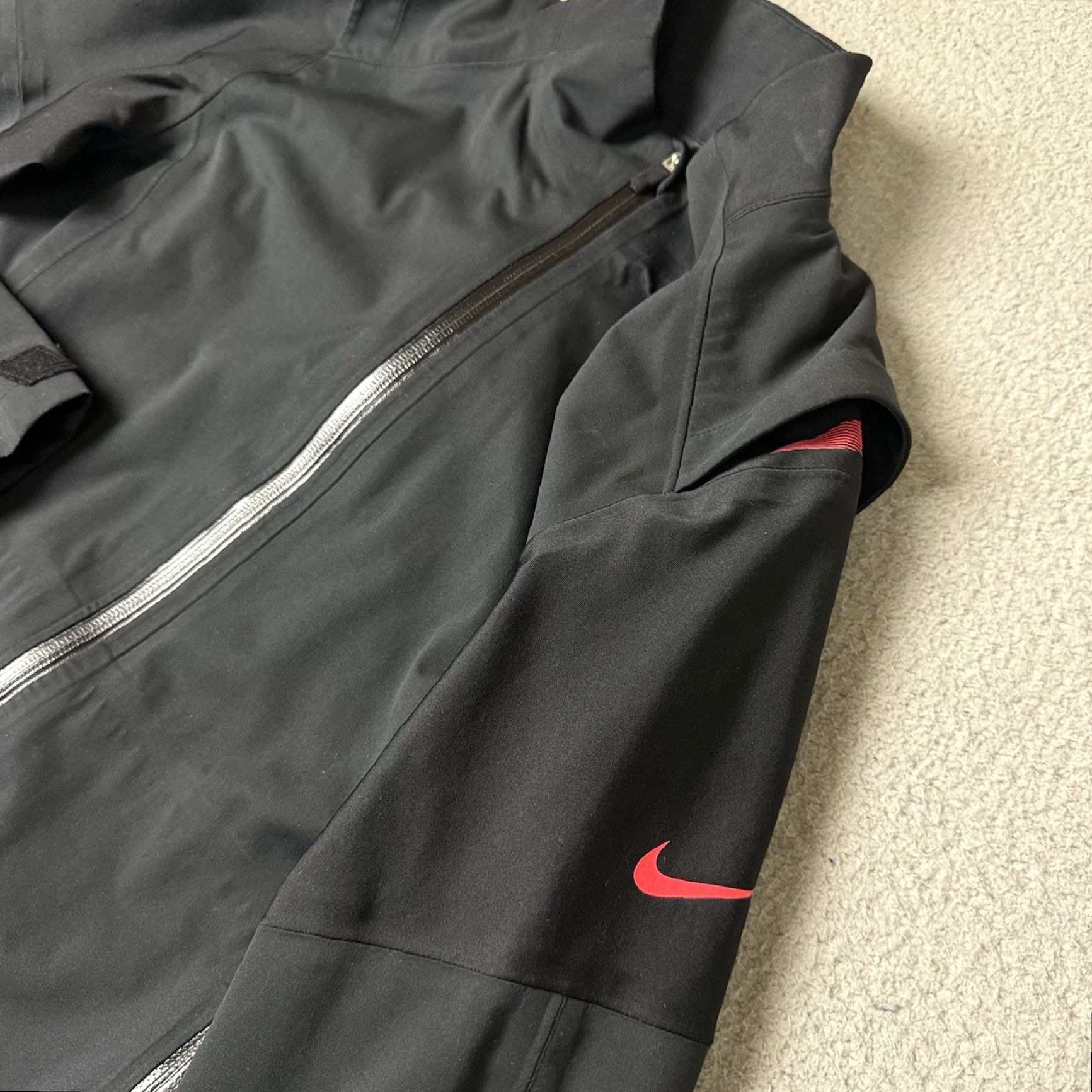Nike Nike Golf Jacket Womens Medium Black Storm Fit Softshell Windbreaker Activewear Size M / US 6-8 / IT 42-44 - 3 Thumbnail