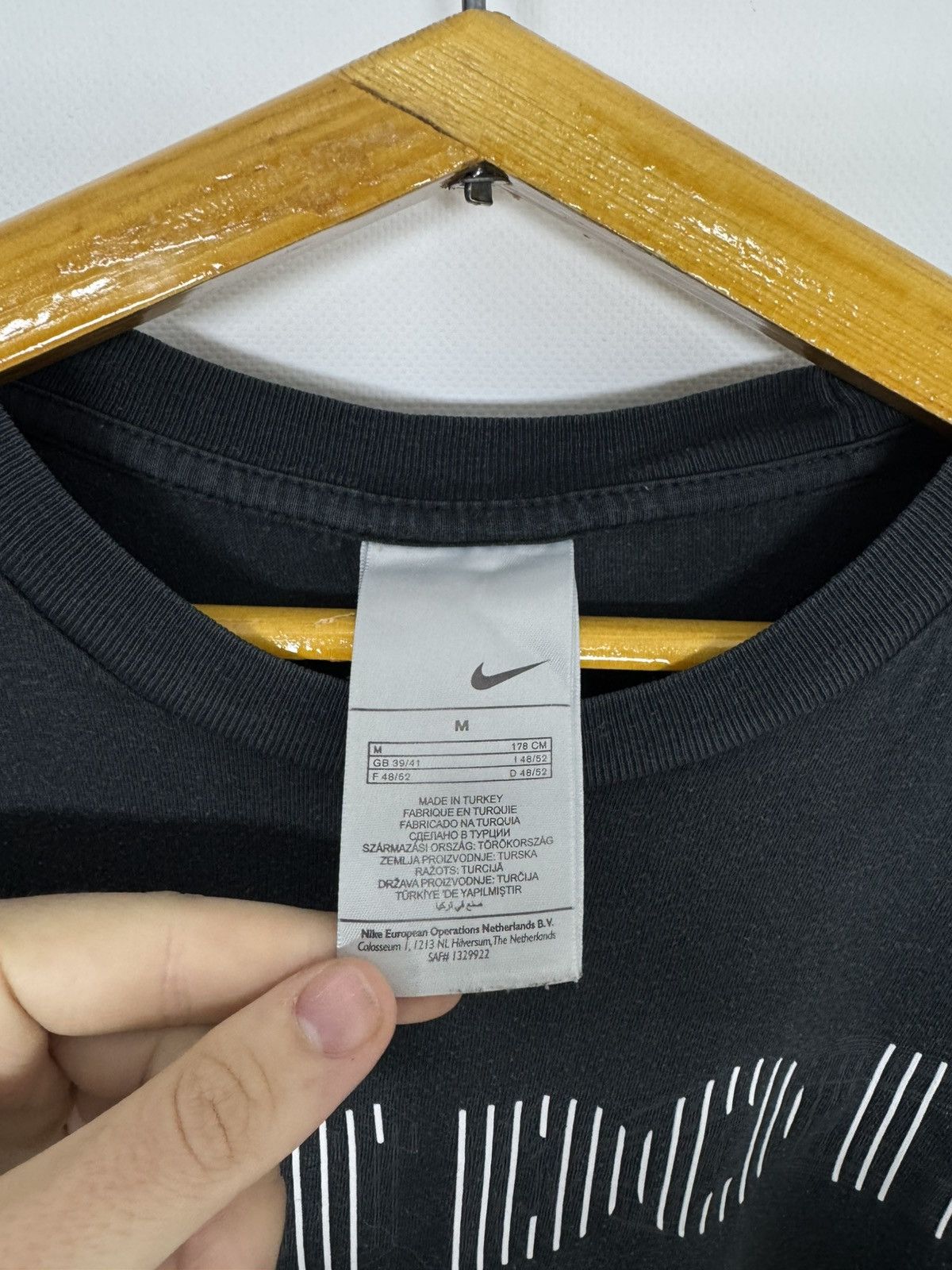 Nike Vintage Nike Spellout Centre Logo T-shirt 00’s Size US M / EU 48-50 / 2 - 8 Thumbnail