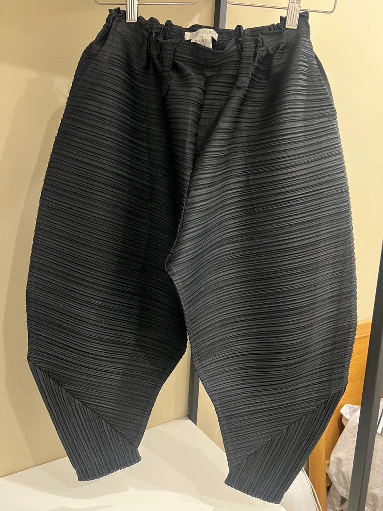 Issey Miyake issey miyake Black pleated pants Size 42" / US 20 - 3 Thumbnail
