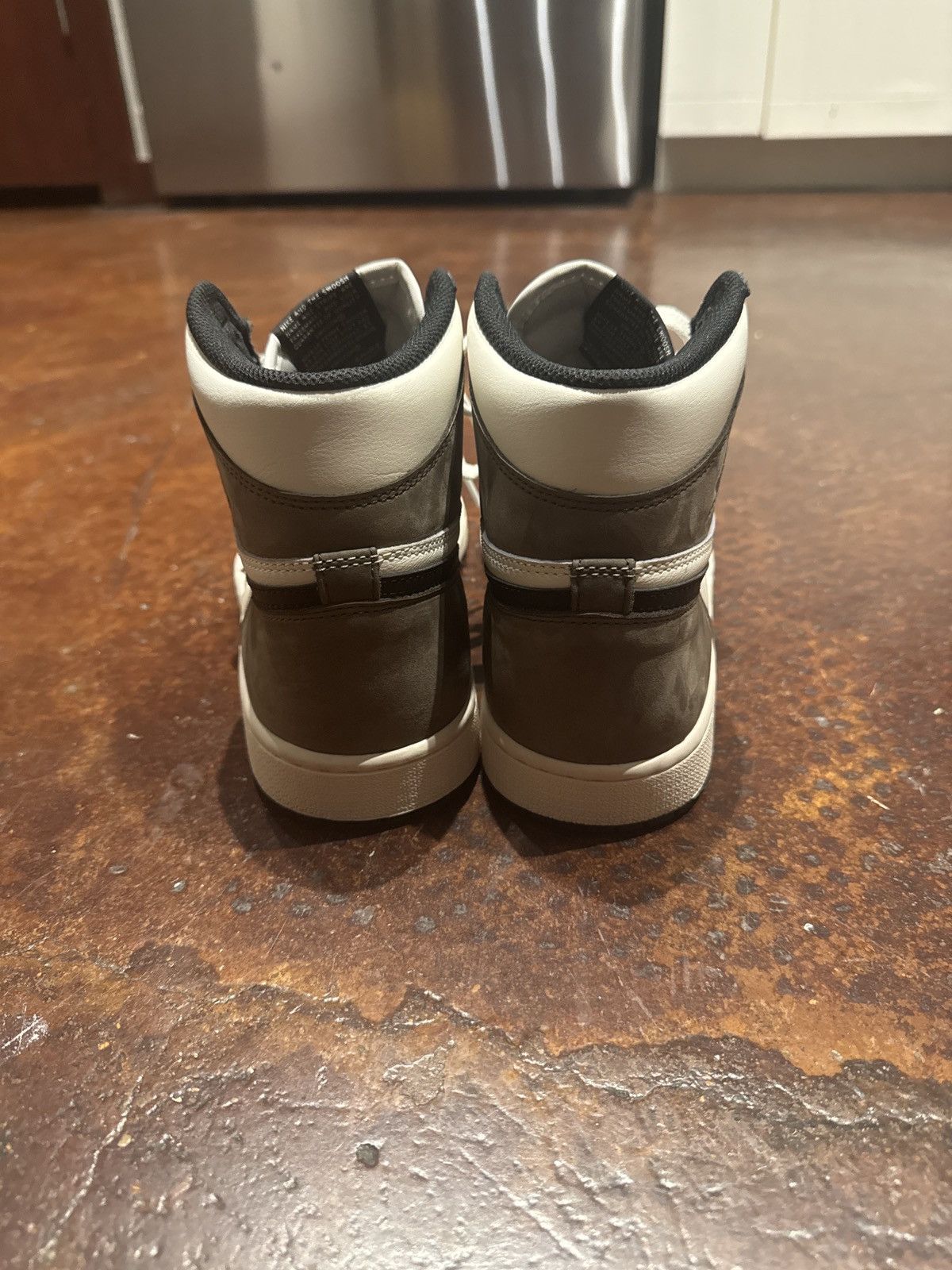 Jordan Brand Jordan 1 Mocha Size US 10 / EU 43 - 3 Thumbnail