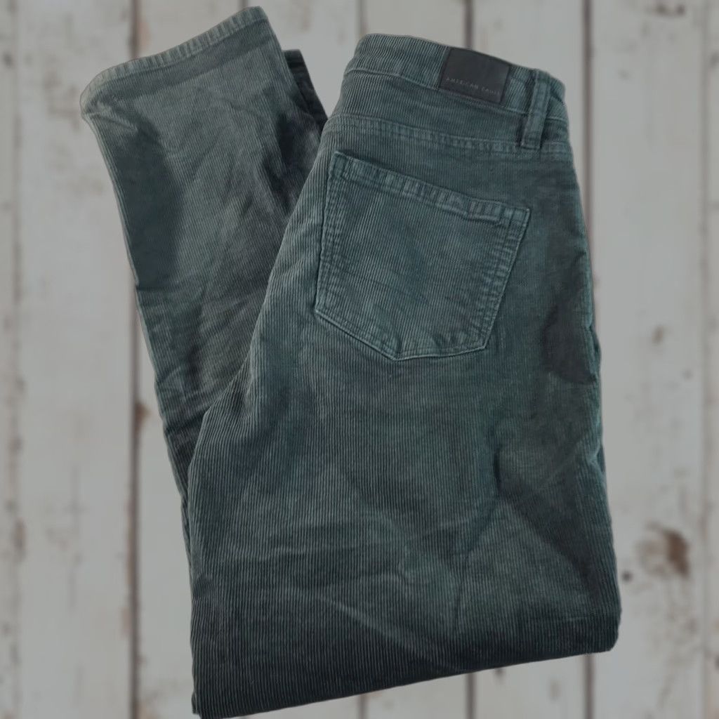 American Eagle Outfitters American Eagle Green Corduroy Mom Straight Jeans Womens Size 4 Regular Size 27" / US 4 / IT 40 - 1 Thumbnail