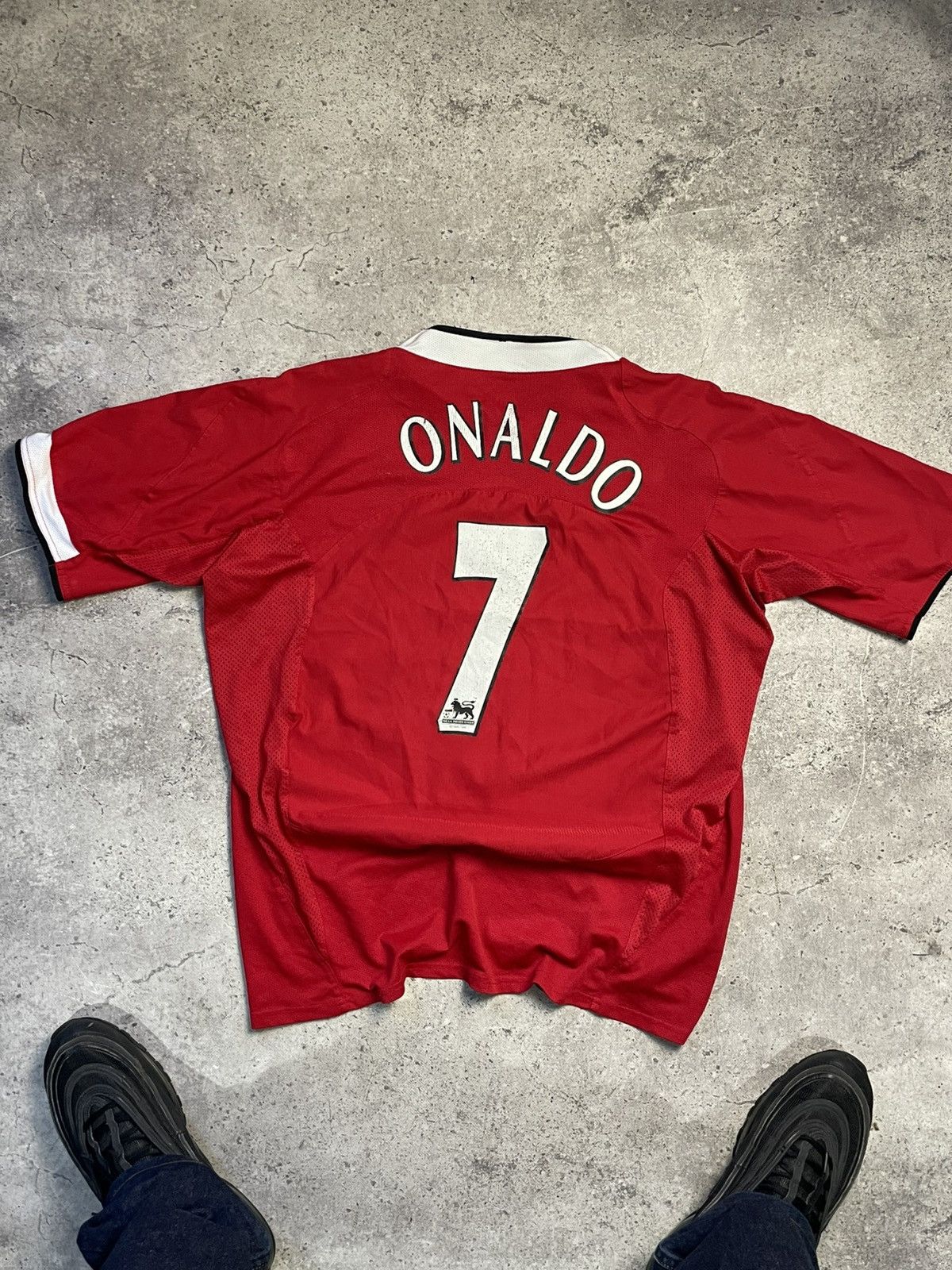 Nike RONALDO NIKE MANCHESTER UNITED SIZE XL 2004 2006 soccer Size US XL / EU 56 / 4 - 7 Thumbnail