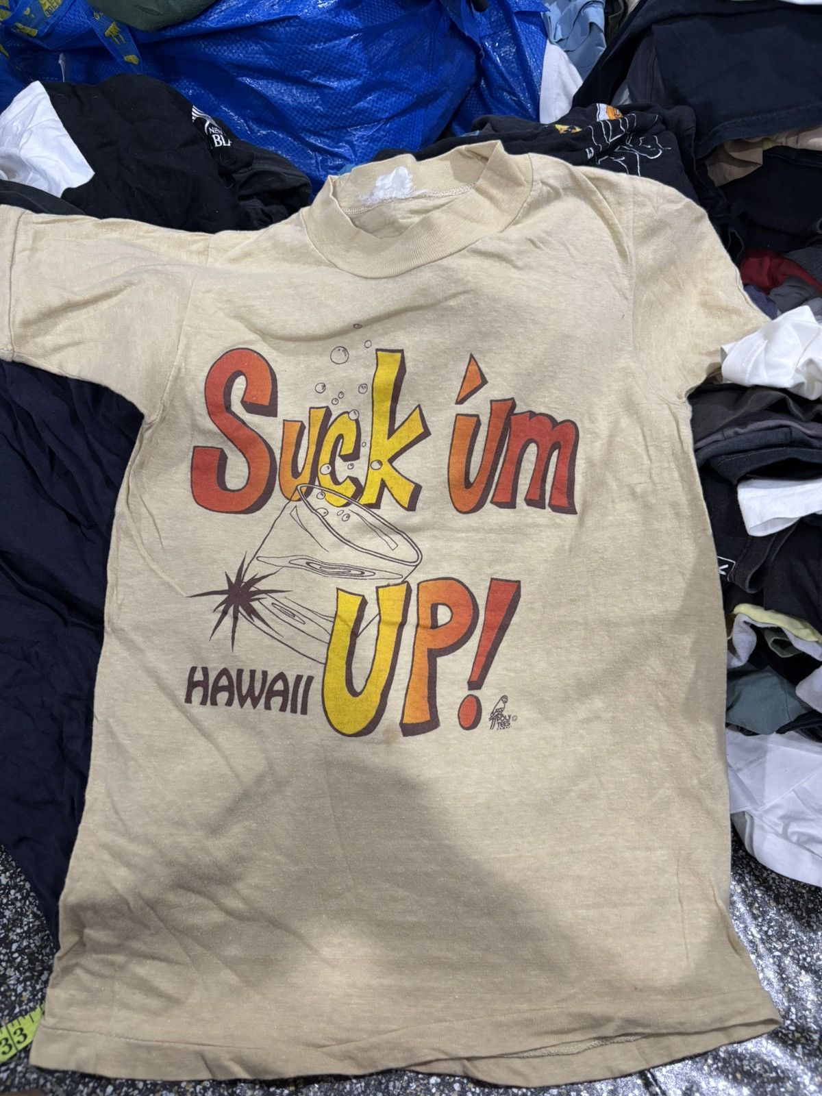 Vintage Vintage Hawaii Suck Um Up Poly Tees Tshirt Size US S / EU 44-46 / 1 - 1 Thumbnail