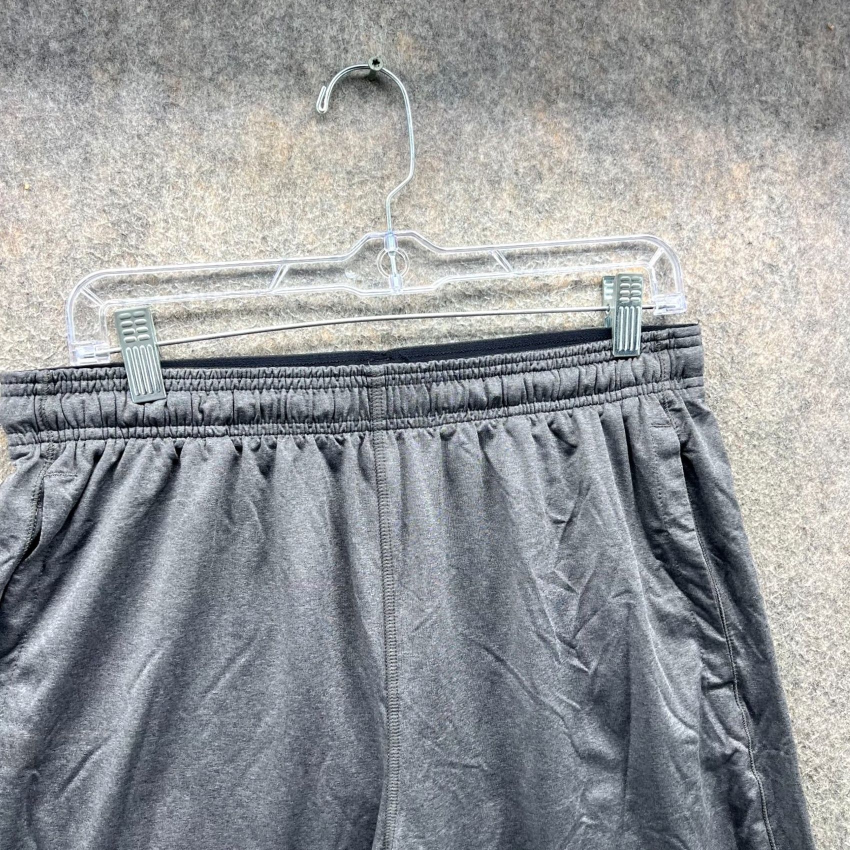 Under Armour Under Armour Shorts Mens L Gray Athletic Training Gym Elastic Waist Drawstring Pockets 9 in Inseam Regular Size Sports Activewear Size US 33 - 6 Thumbnail