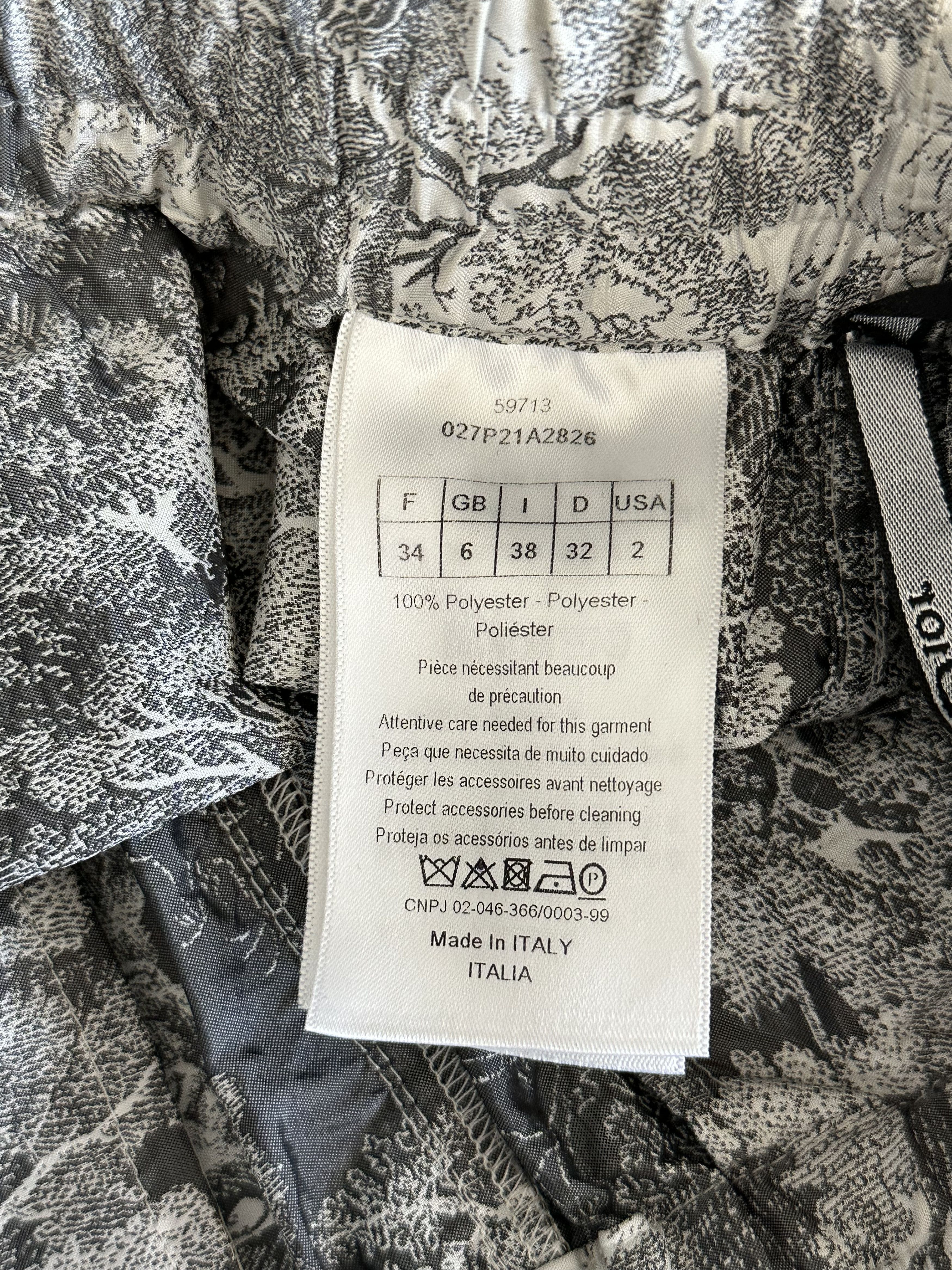 Dior Dior White & Grey Toile de Jouy iviera Women's Shorts Size 26" / US 2 / IT 38 - 4 Thumbnail