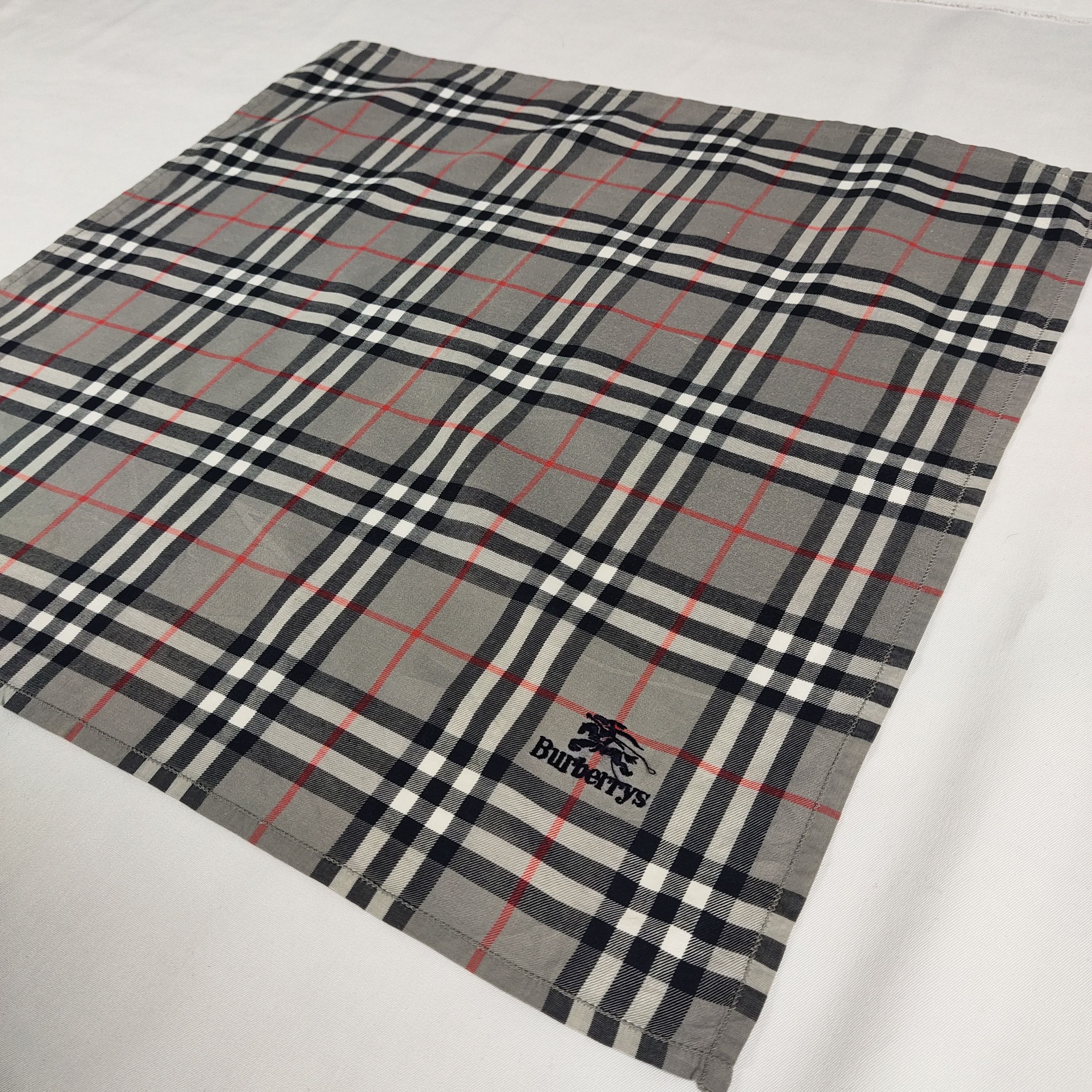 Burberrys Handkerchief / Bandana / Neckerchief FZ127
