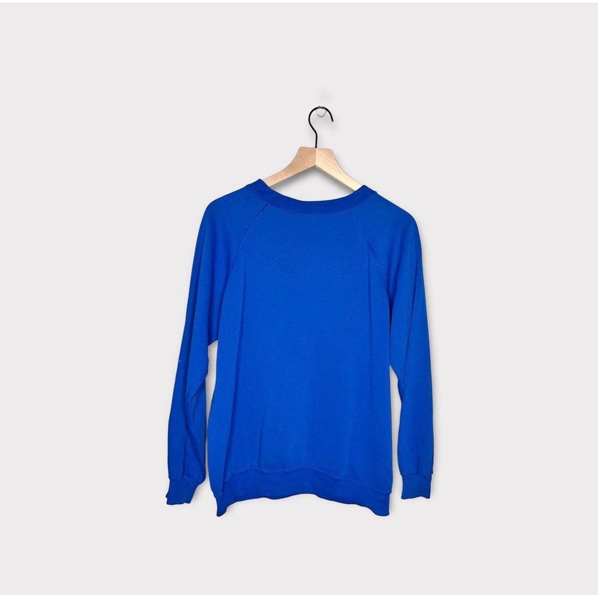 Vintage Vintage 1983 Hanes Activewear Solid Blue Crewneck Size XL / US 12-14 / IT 48-50 - 1 Preview