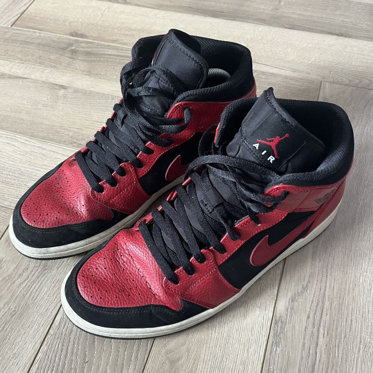 Jordan Brand Nike Air Jordan 1 Mid Reverse Bred Sneakers Size US 11 / EU 44 - 3 Thumbnail