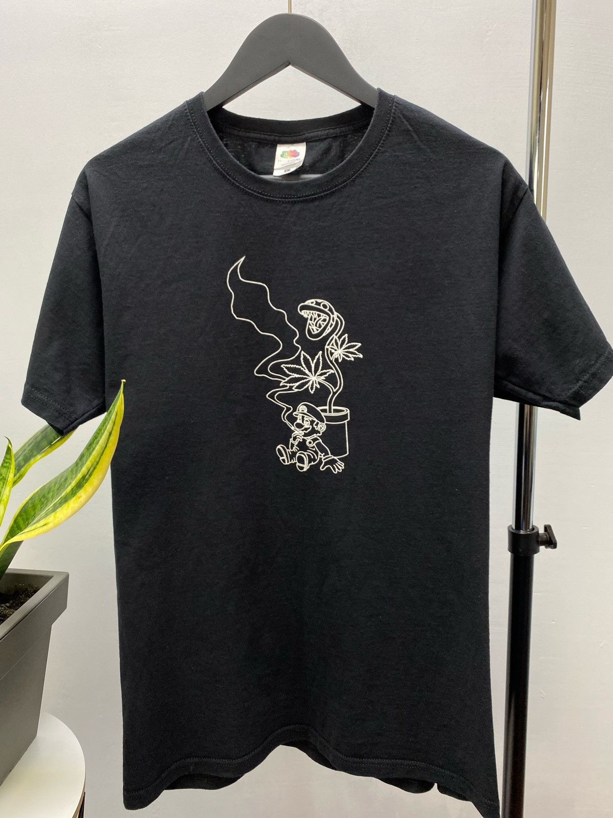 Nintendo Super Mario Wiid weed marijuana Amsterdam Tee Shirt Size US L / EU 52-54 / 3 - 6 Thumbnail