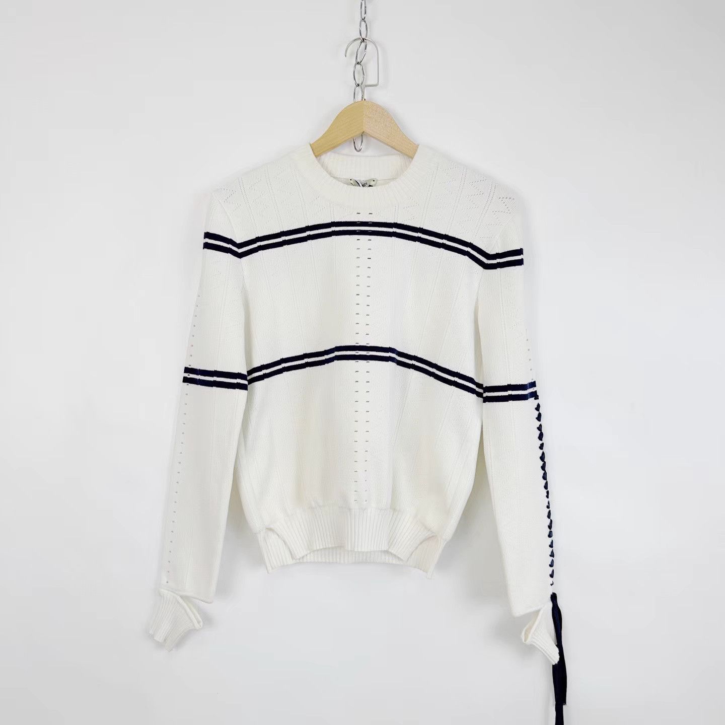 Fendi Fendi Crew Neck Bow Tie Sleeve Navy Style Knit Sweater K12 Size M / US 6-8 / IT 42-44 - 1 Thumbnail