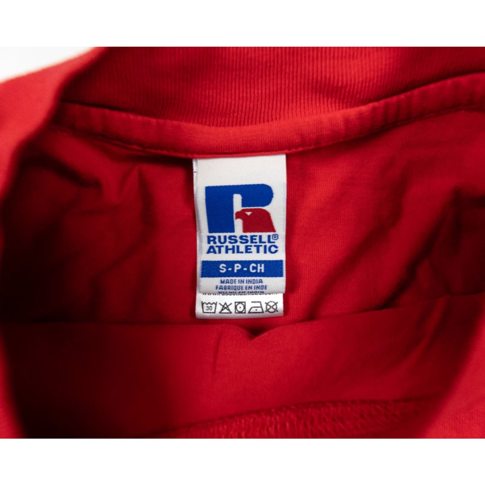 Russell Athletic VINTAGE Russell Athletic Shirt Adult Small Red Crewneck Short Sleeve Embroidered Logo 90s Mens Shirt Size US S / EU 44-46 / 1 - 7 Thumbnail