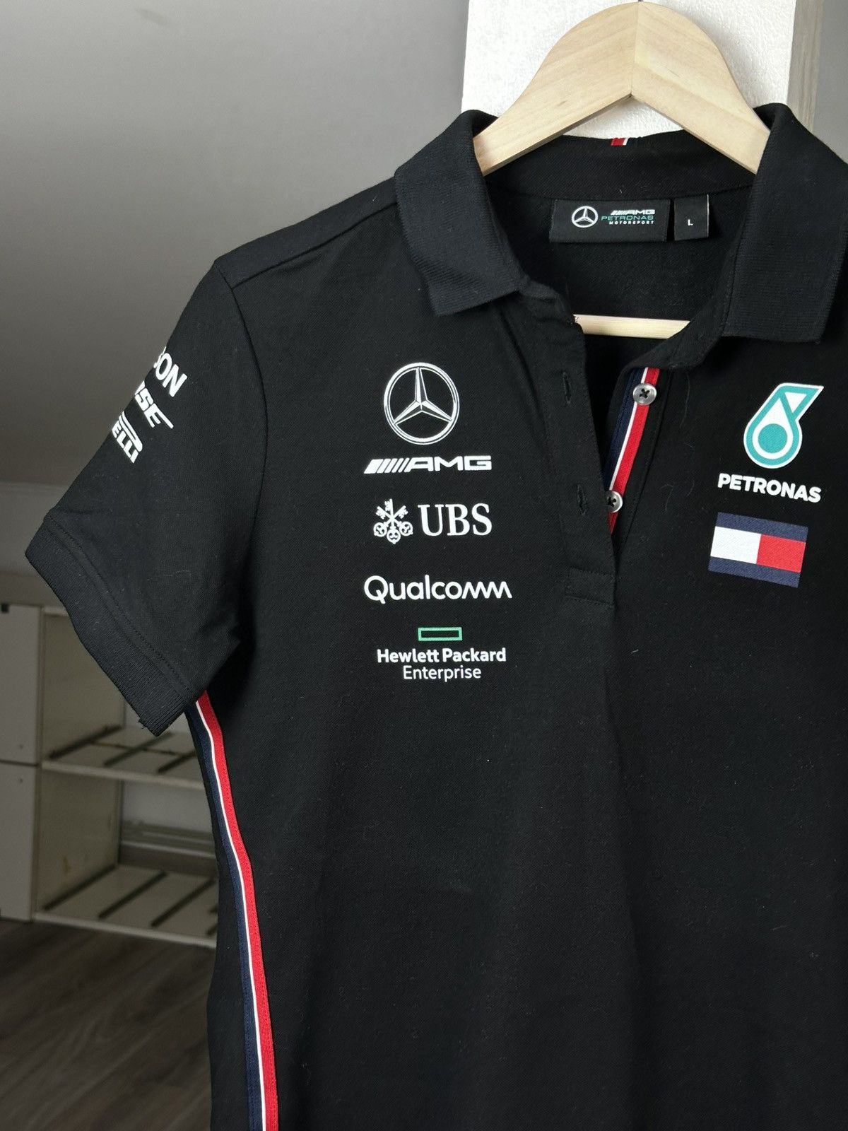 Tommy Hilfiger Vintage Mercedes Benz Formula One Petronas AMG Y2K Tee Size L / US 10 / IT 46 - 2 Thumbnail