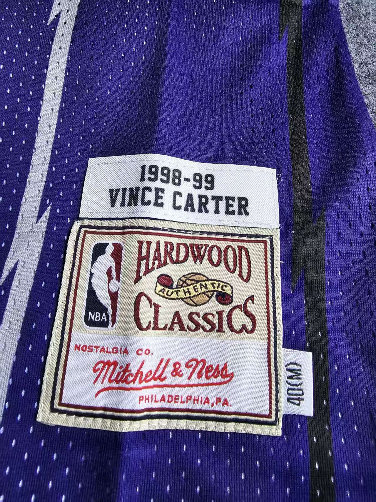 NBA 1998 99 Toronto Raptors 15 Vince Carter Jersey Size US M / EU 48-50 / 2 - 4 Thumbnail