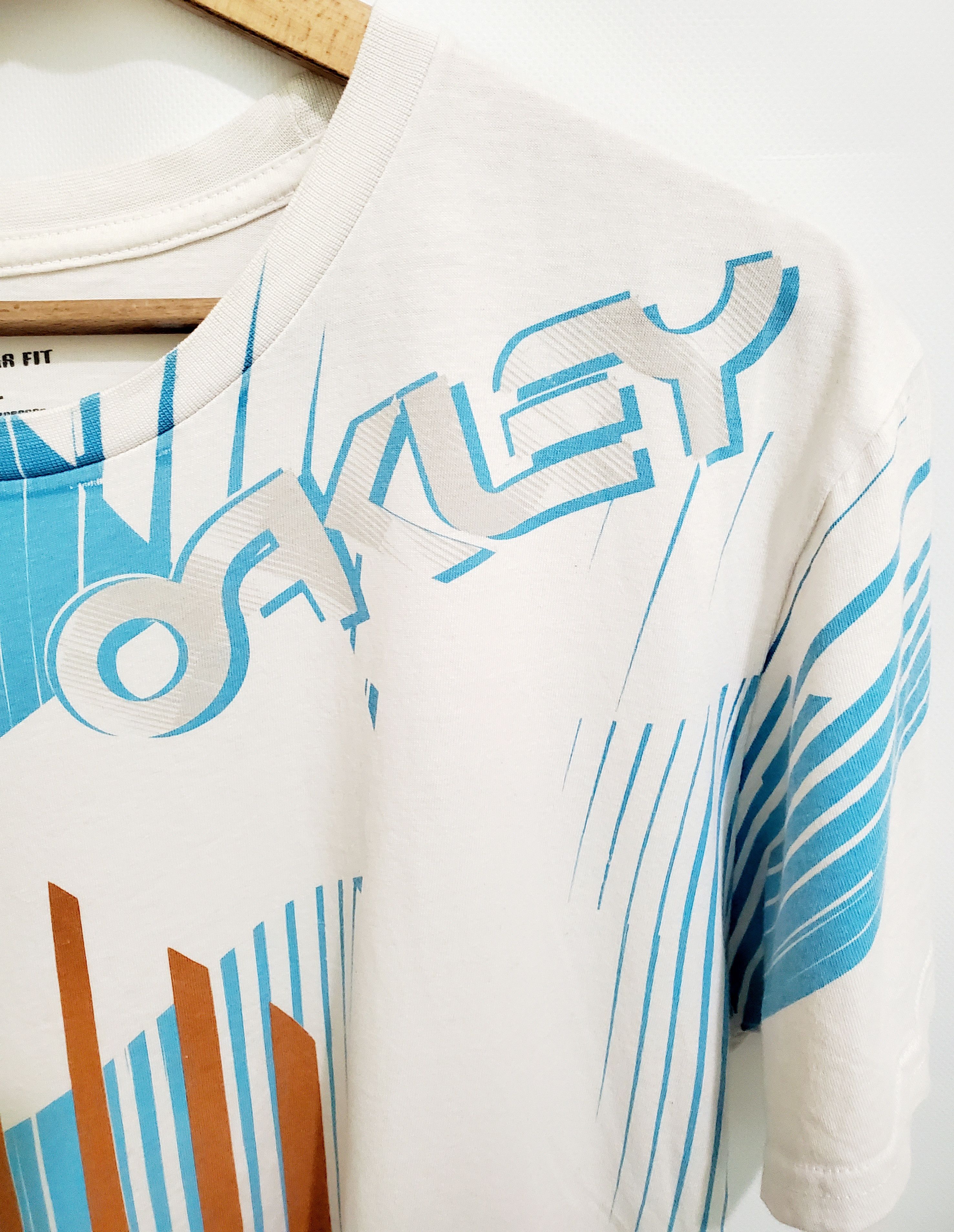 Oakley Oakley vintage y2k T shirt size L Size US L / EU 52-54 / 3 - 2 Thumbnail