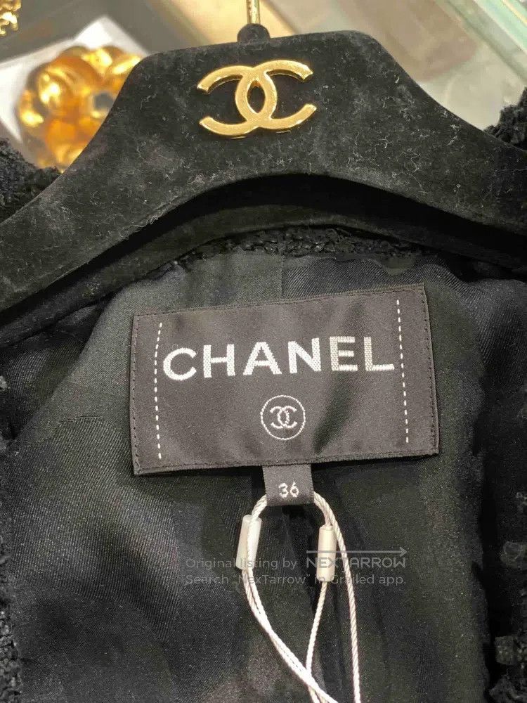 Chanel Chanel Black lapel two-pocket lace button pearl rhinestone Size XS / US 0-2 / IT 36-38 - 5 Thumbnail