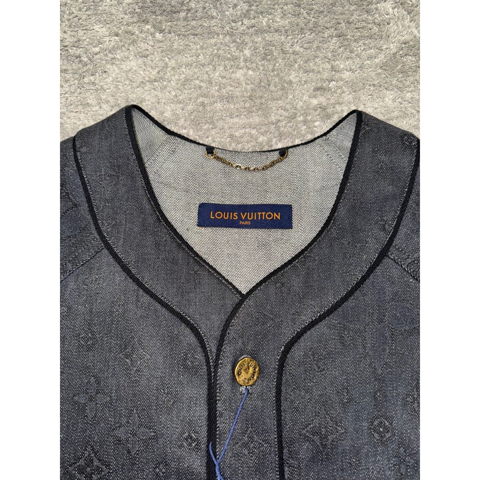 Louis Vuitton Louis Vuitton Black Embossed Monogram Logo Baseball Shirt Size US L / EU 52-54 / 3 - 9 Thumbnail