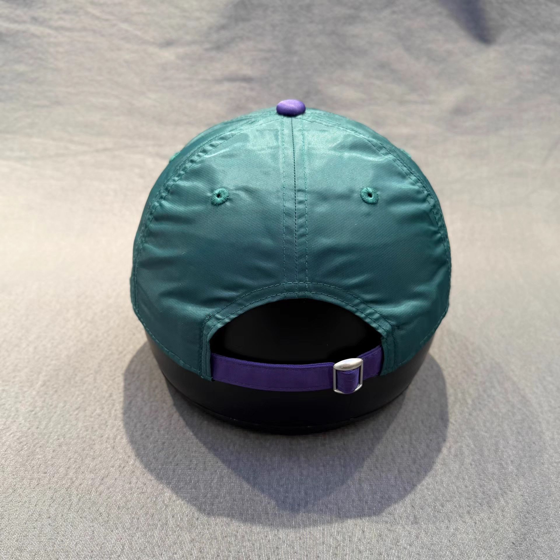 New Era New Era Curved Brim Cap。 Q5 Size ONE SIZE - 2 Thumbnail
