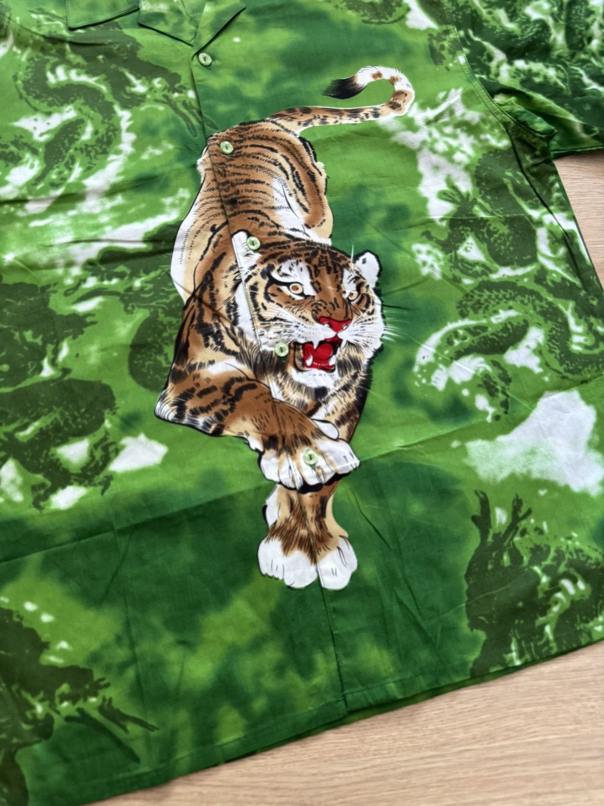 Japanese Brand Vintage 00’s Japanese Tiger Over Print Blue Baggy Shirt Size US L / EU 52-54 / 3 - 2 Thumbnail