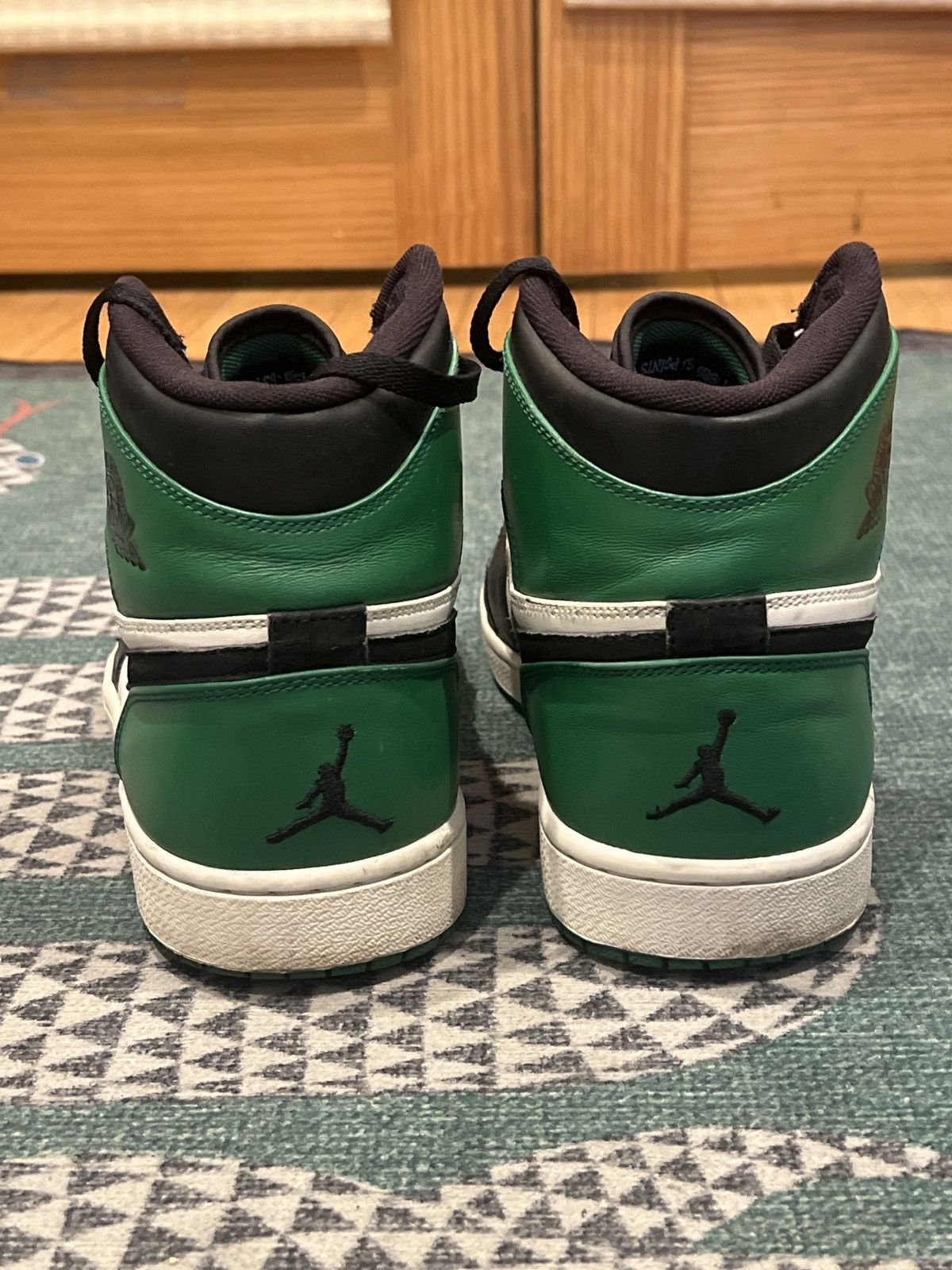 Jordan Brand Jordan 1 defining moments Celtics Size US 12 / EU 45 - 4 Thumbnail