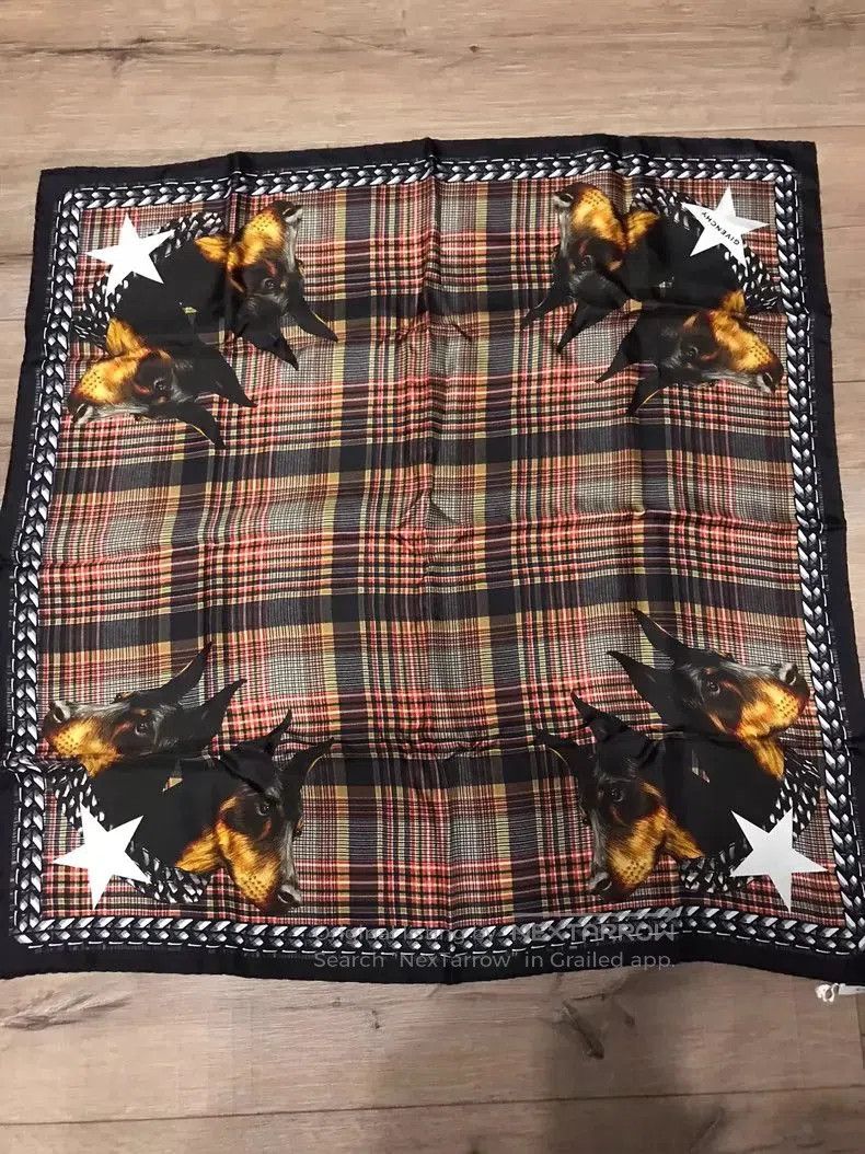 Givenchy Givenchy Silk Scarf with Dog Print . Size ONE SIZE - 1 Thumbnail