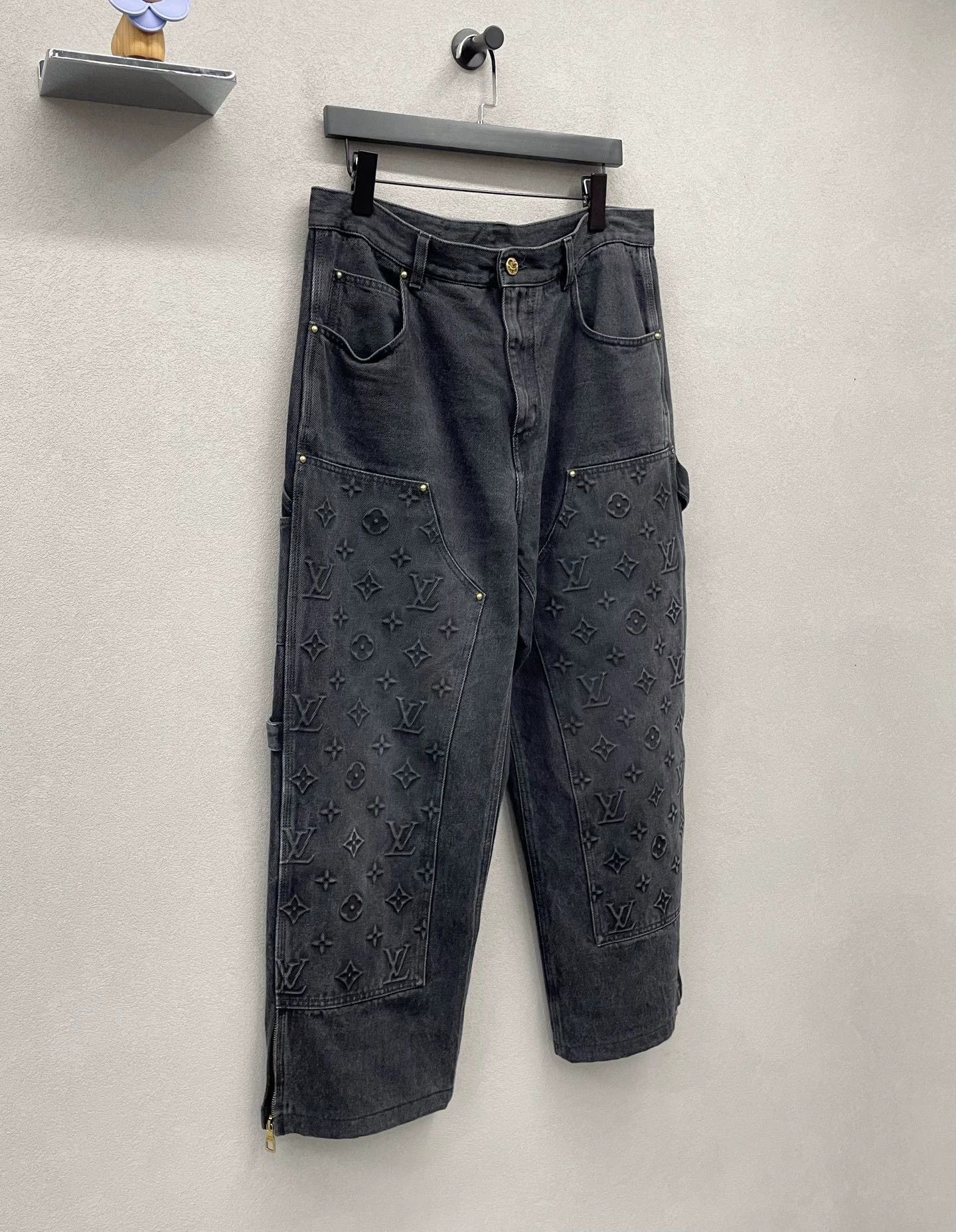 Louis Vuitton vintage black lv denim work pants size 33 Size US 33 - 6 Thumbnail