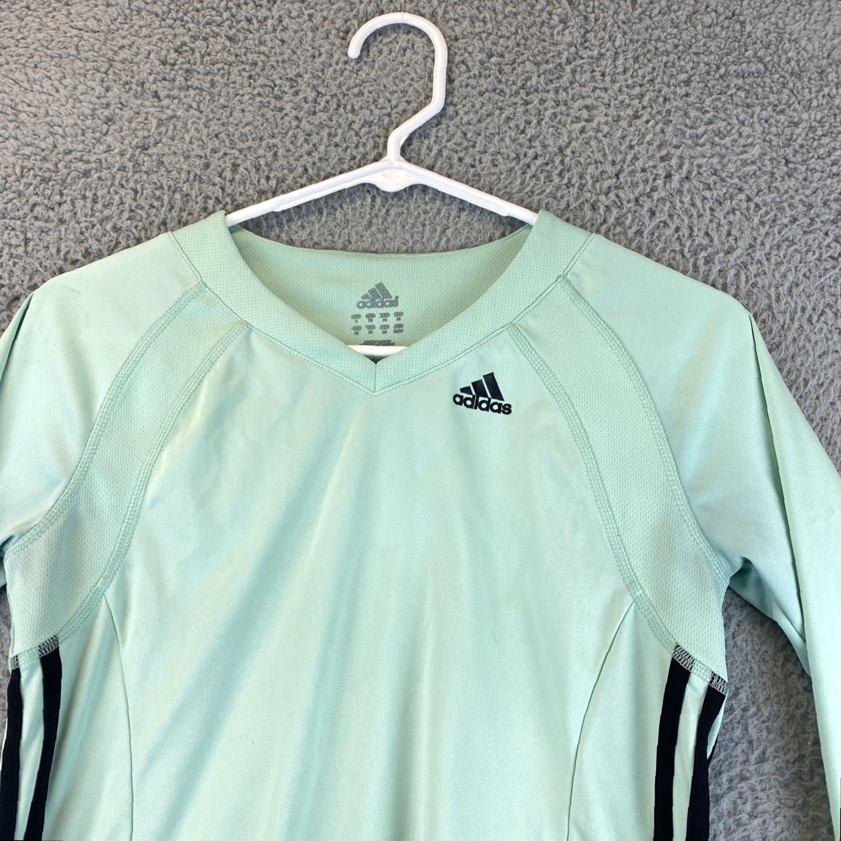 Adidas adidas Women’s Top Long Sleeve Three Stripe Shirt Green Logo S Sports /71-33 Size S / US 4 / IT 40 - 2 Thumbnail