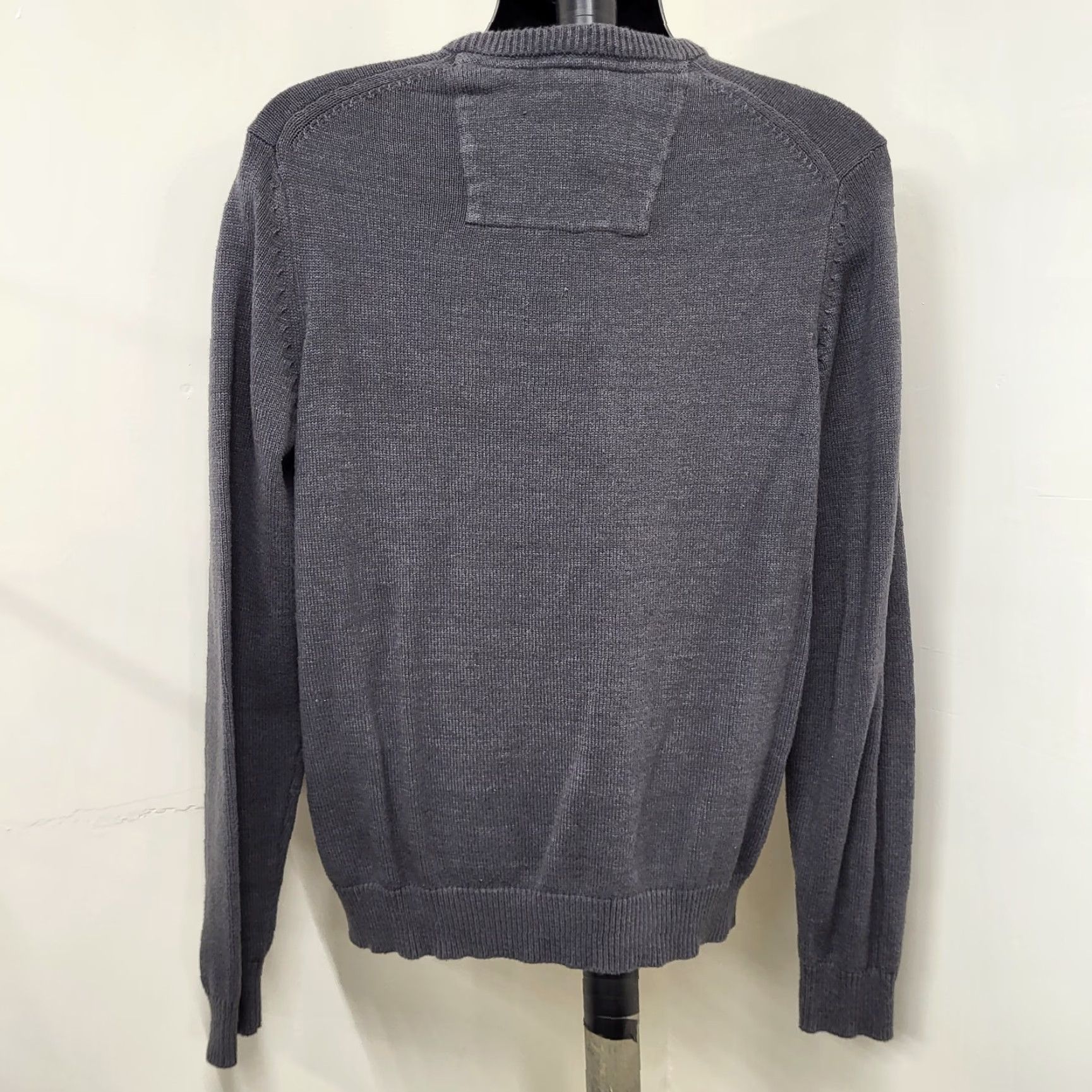 Izod IZOD Sweater Mens Size Large Charcoal Gray V-Neck Long Sleeve Preppy College Pullover Knitting Knit Embroidered Logo Gray Regular Fit Adult Mens Size US L / EU 52-54 / 3 - 3 Thumbnail
