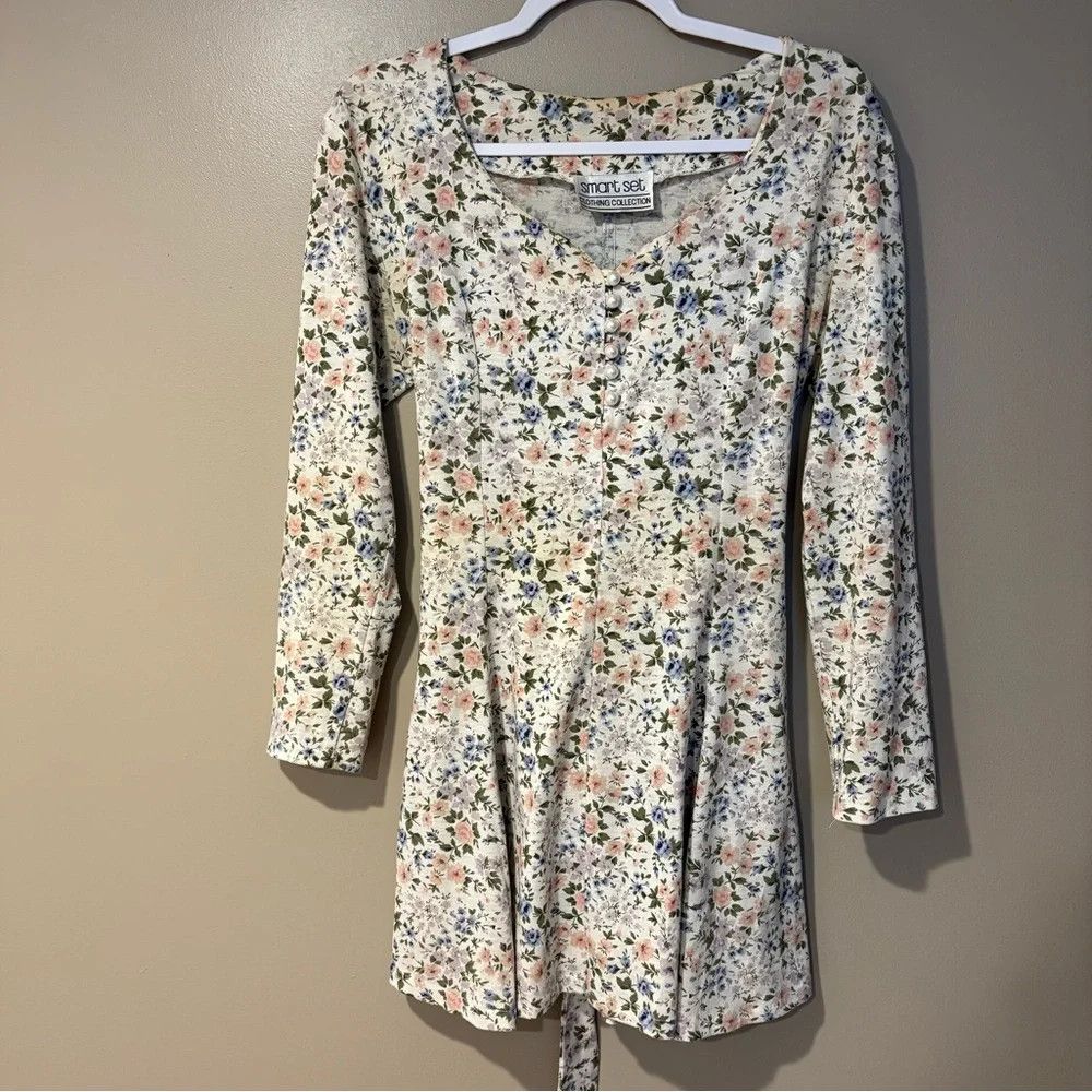 Vintage 90s cotton pearl button feminine tie waist skater dress Size M / US 6-8 / IT 42-44 - 3 Thumbnail