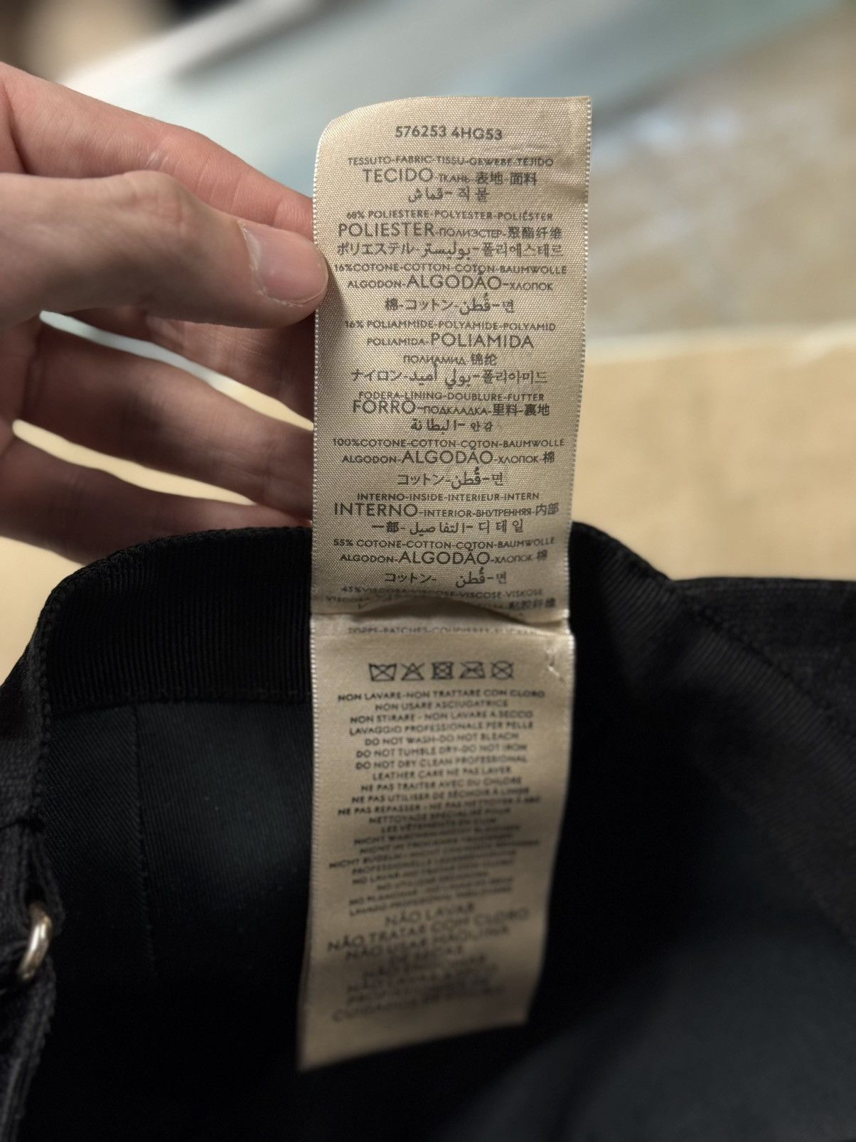 Gucci Gucci Black Logo Hat 100% Authentic Clean 🧼 Size ONE SIZE - 15 Thumbnail
