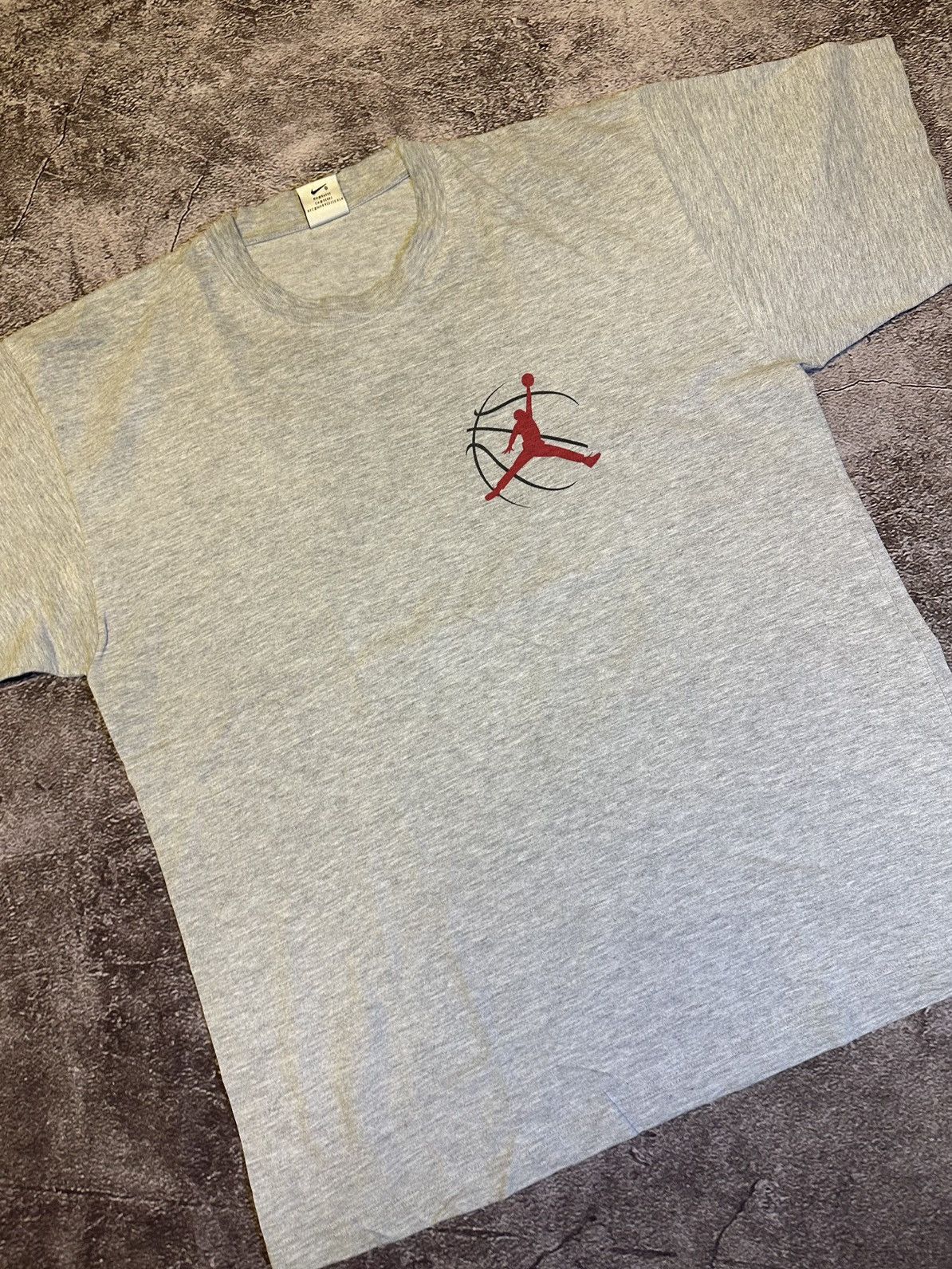 Jordan Brand Jordan 90S Big back Logo Printed T-Shirt Size US XL / EU 56 / 4 - 2 Thumbnail