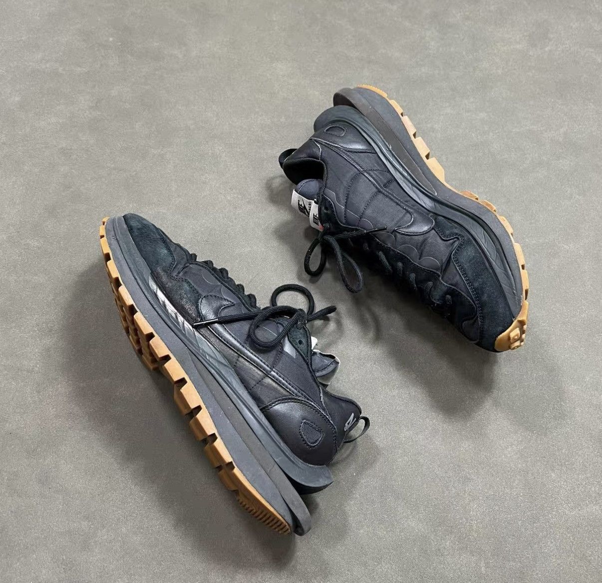 Sacai Sacai x Nike VaporWaffle Sneakers Collaboration J16 Size US 9.5 / EU 42-43 - 2 Thumbnail