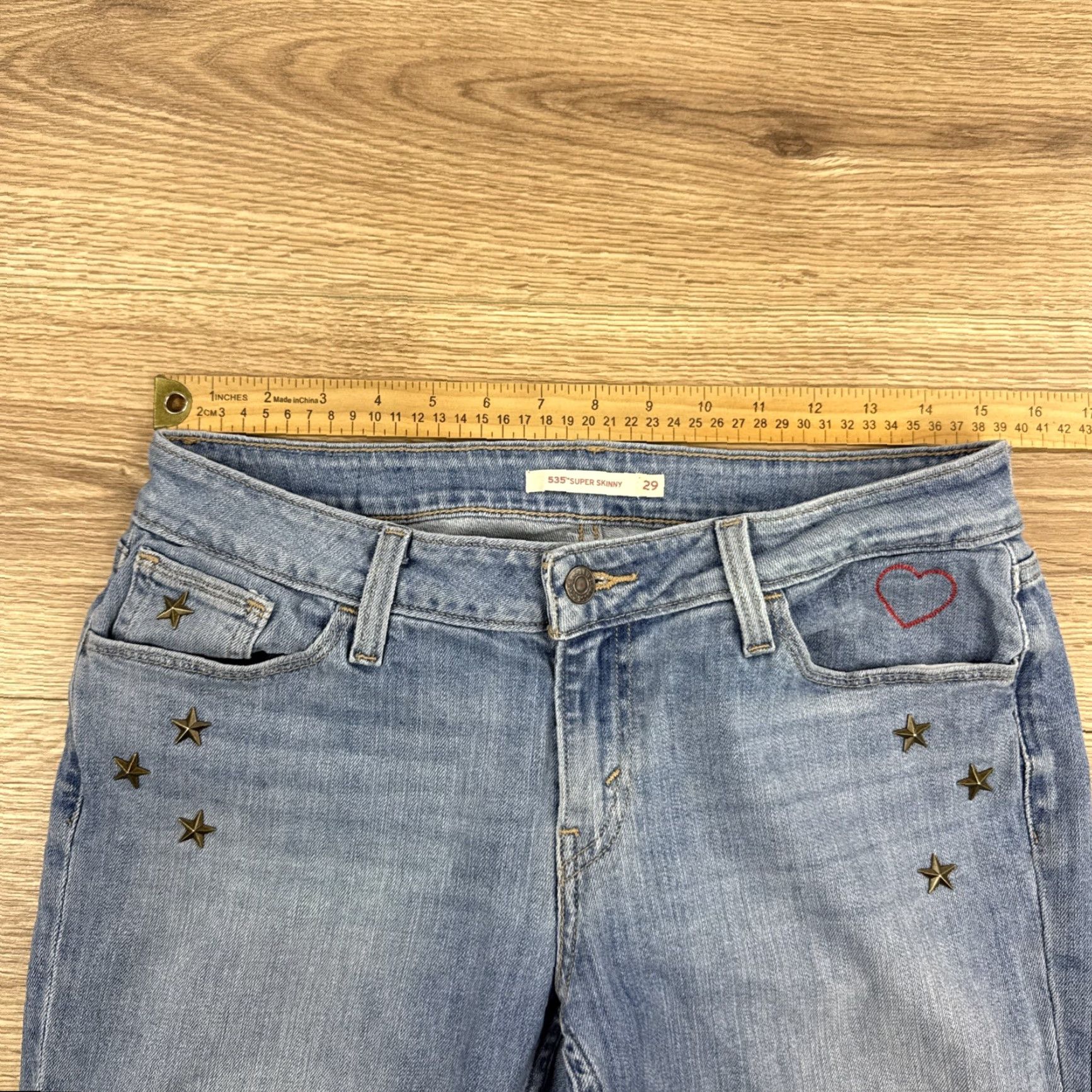 Levi's Levi's 535 Super Skinny Crop Jeans Stars Hearts Distressed Cropped Raw Hem 29 Size 29" - 5 Thumbnail