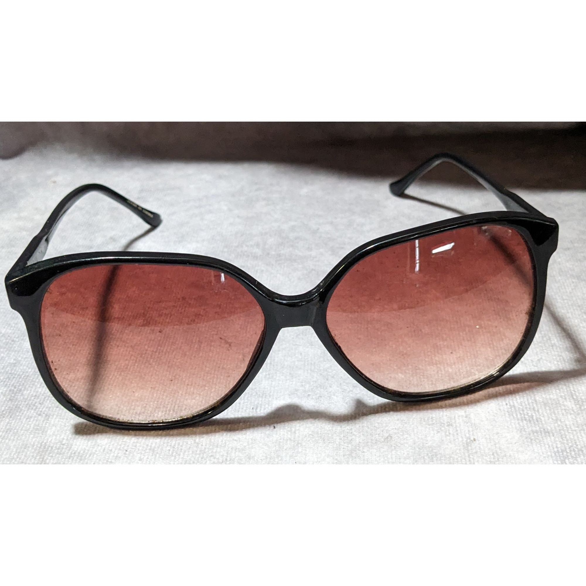 Foster Grant Foster Grant Large Black Purple Gradient Lens Sunglasses Size ONE SIZE - 1 Thumbnail