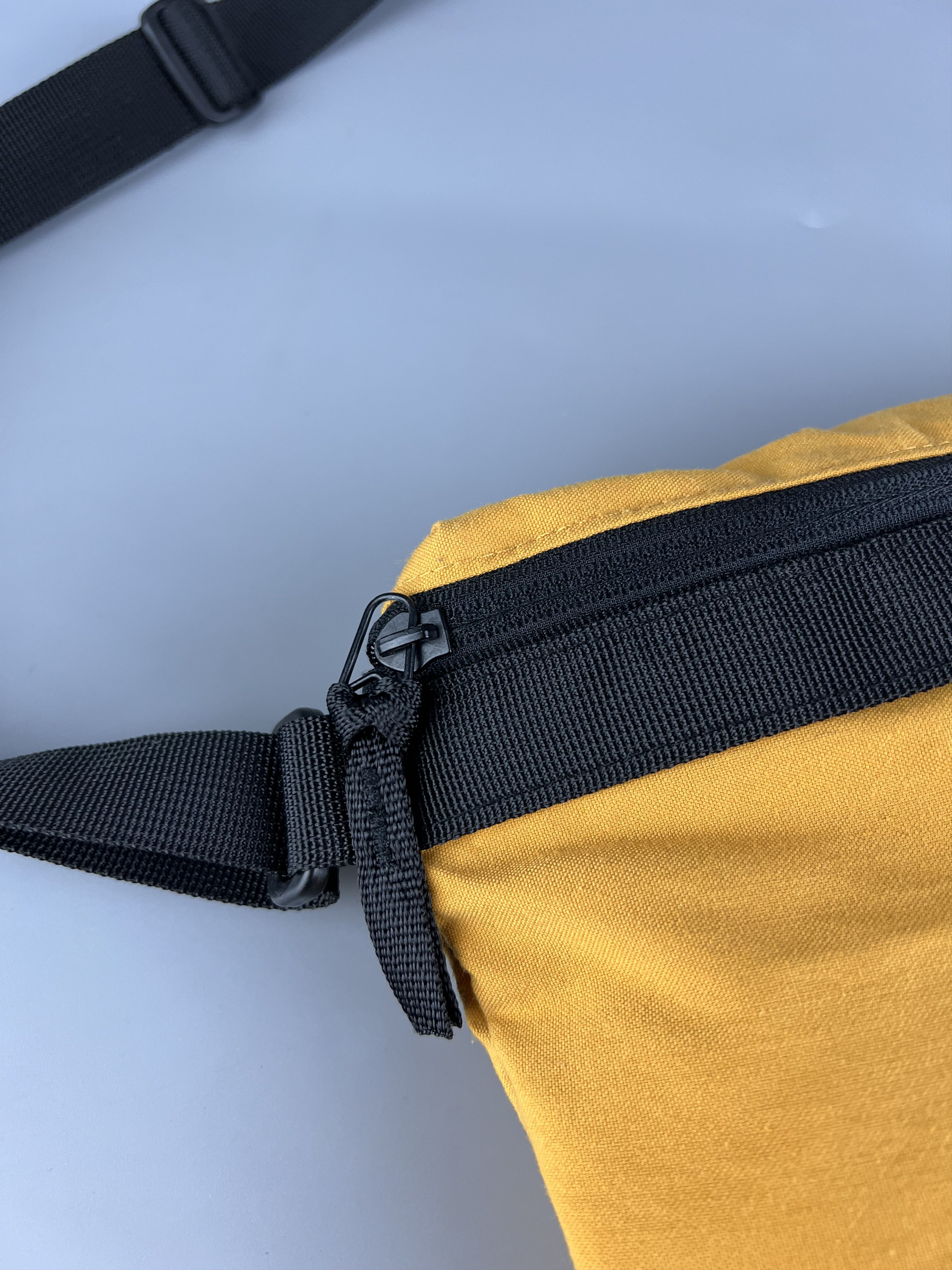 Japanese Brand × Uniqlo Uniqlo Crossbody Sling Bag Size ONE SIZE - 3 Thumbnail