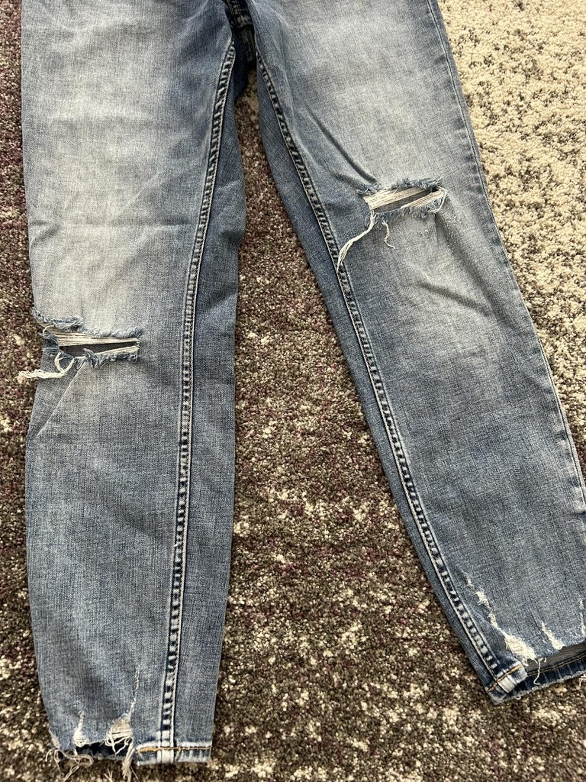 Sterling Silver Silver Jeans Co. Women's Avery Skinny Distressed Blue Jeans Size 29" - 2 Thumbnail