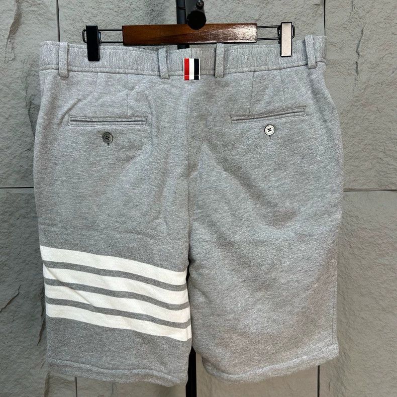 Thom Browne Thom Browne size2 Suits and shorts in a jeans fit Size US 26 / EU 42 - 2 Thumbnail