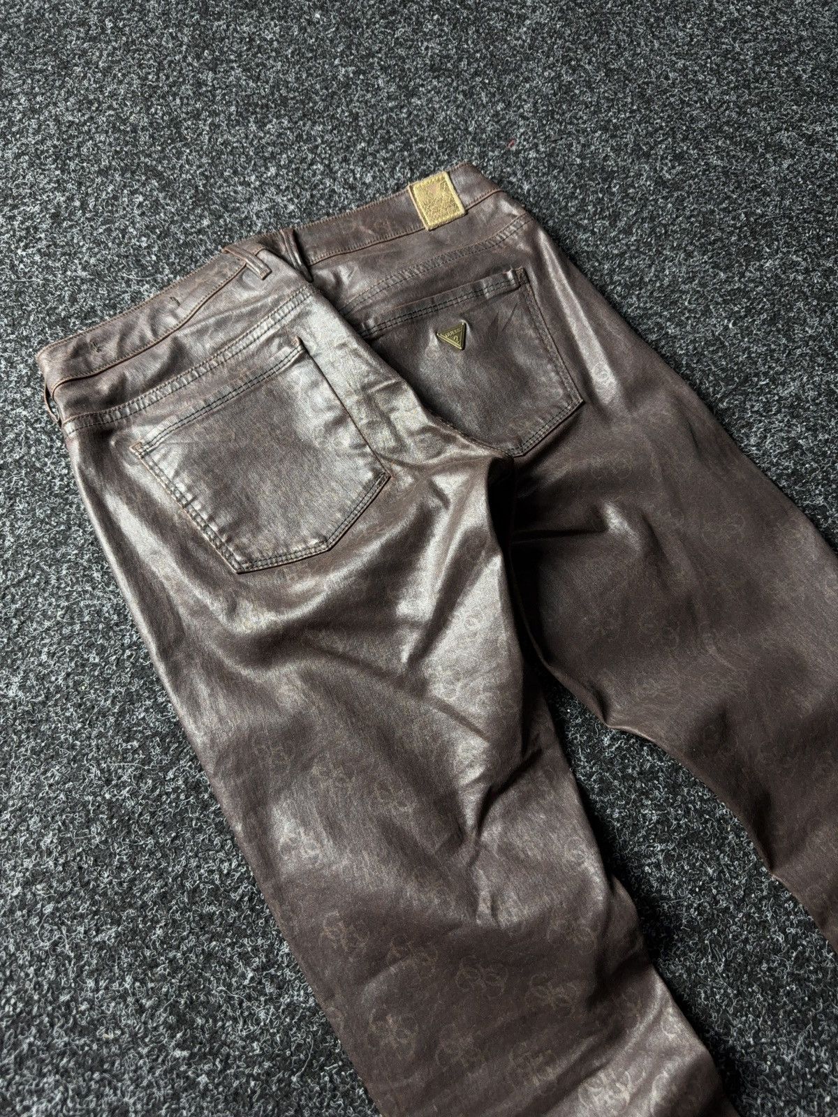 Guess Luxury 00s Guess Monogram Coated Jeans Brown Glossy Finish Size 27" / US 4 / IT 40 - 12 Thumbnail