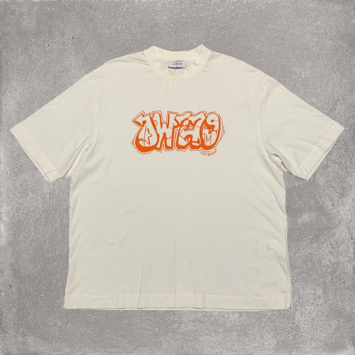 Off-White Off White Small Graffiti Graphic White Tee Virgil Abloh Size US S / EU 44-46 / 1 - 1 Thumbnail