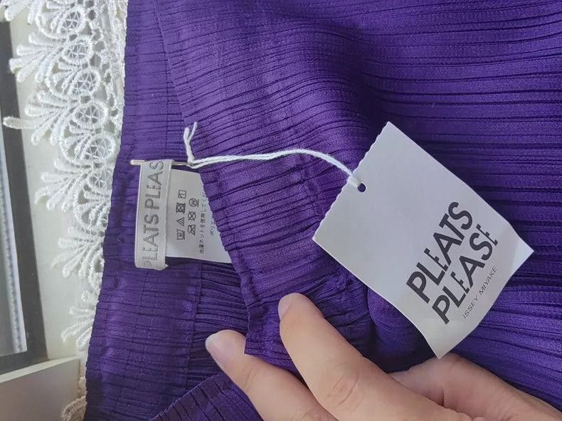 Issey Miyake Issey Miyake size:3 Purple pleated trousers Size 22" - 2 Thumbnail