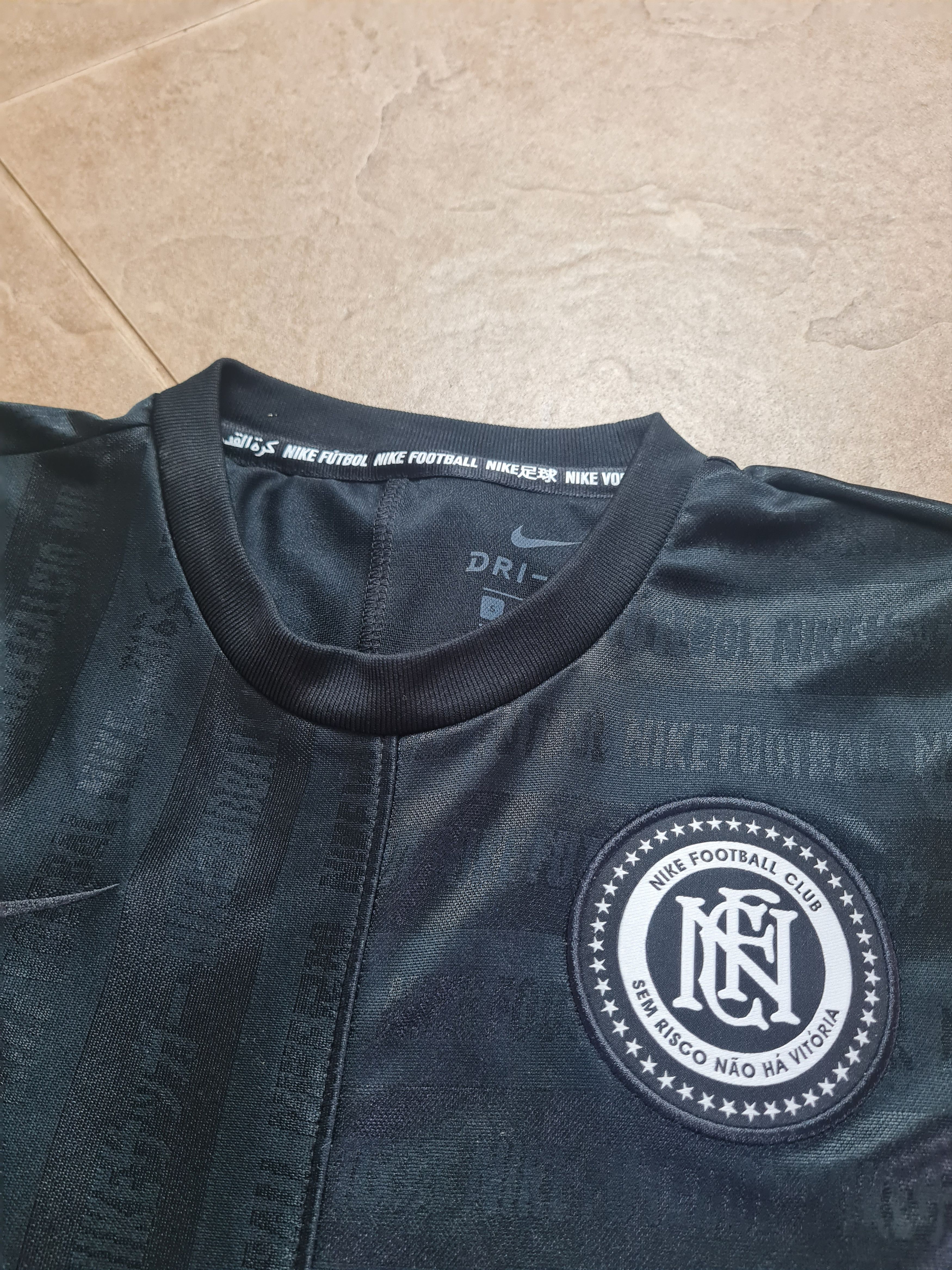 Nike T-shitrs Men’s FC Nike Football Club soccer foootball Jersey Size US S / EU 44-46 / 1 - 11 Thumbnail