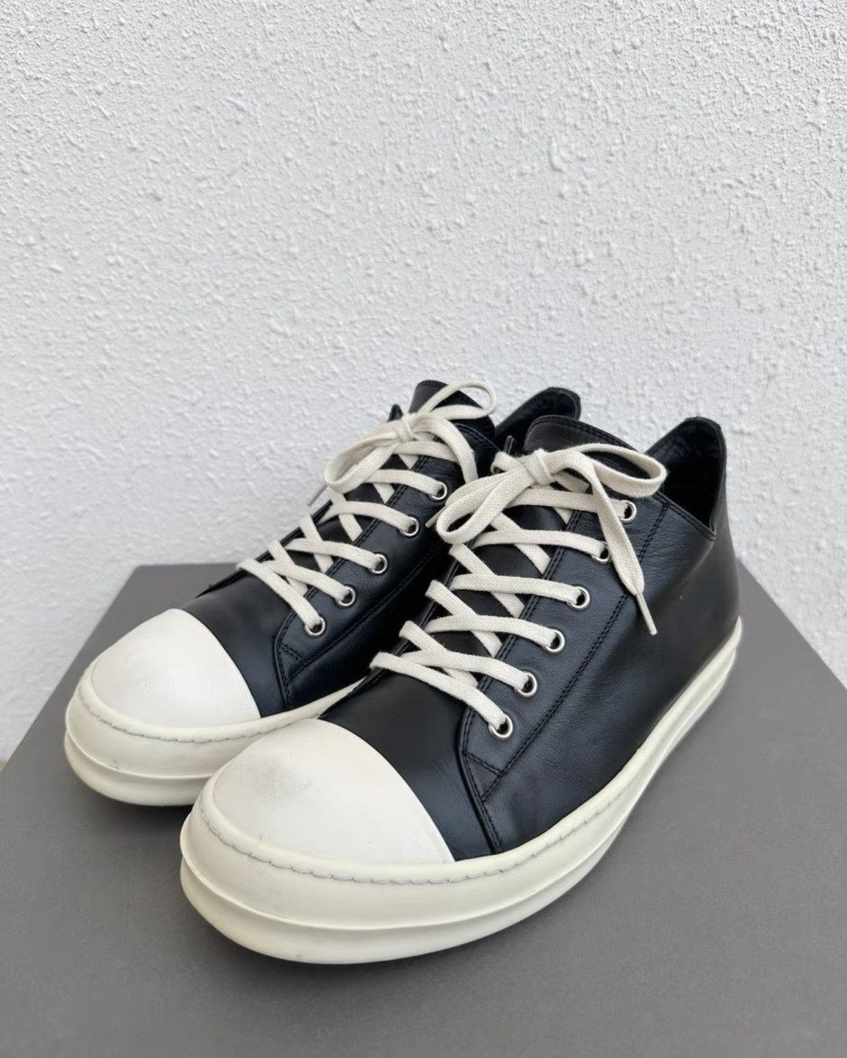 Rick Owens Rick Owens low-top Converse, new glossy calfskin version Size US 8 / EU 41 - 3 Thumbnail